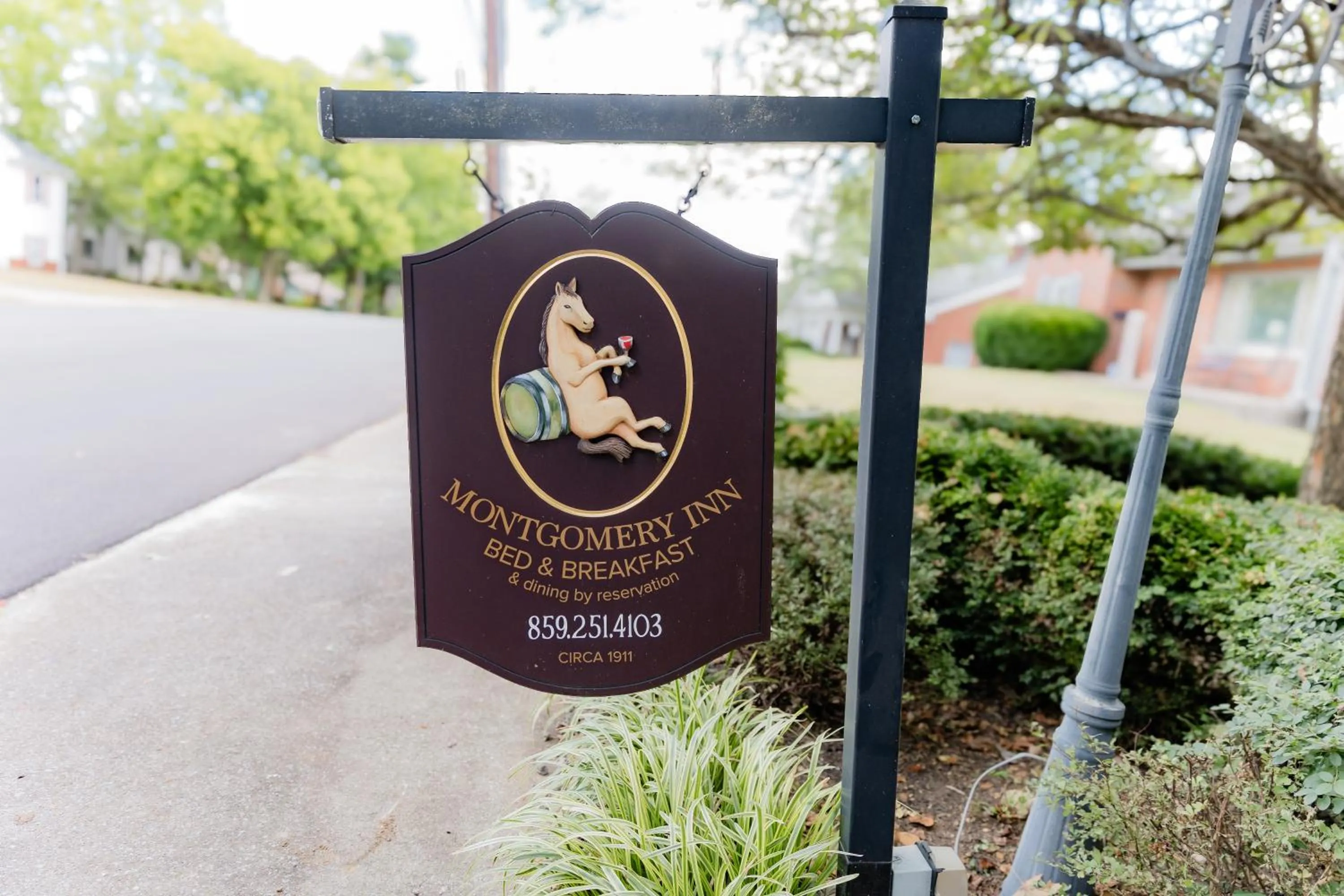 Spring in Montgomery Inn BnB