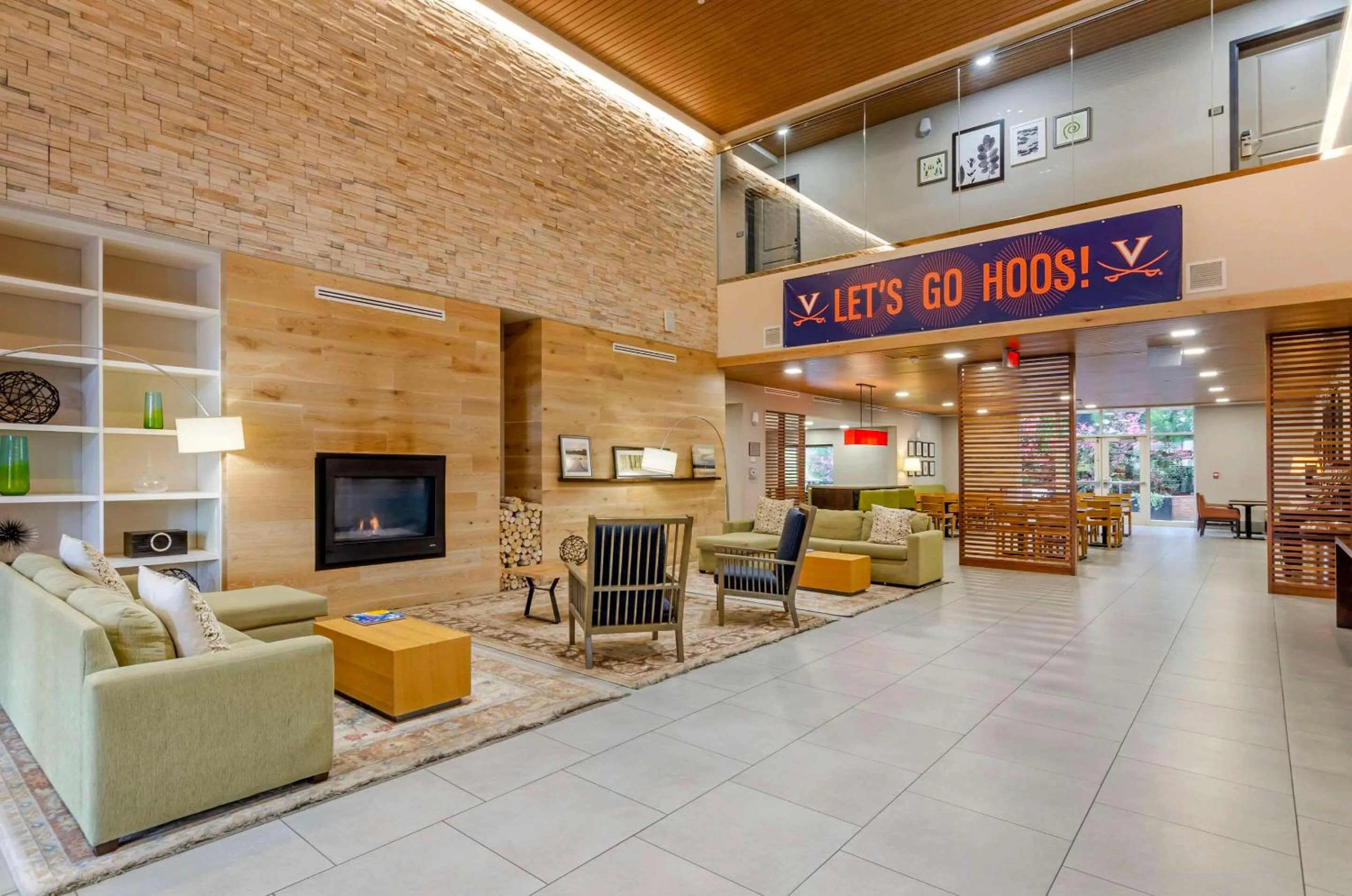Lobby or reception in Country Inn & Suites by Radisson, Charlottesville-UVA, VA