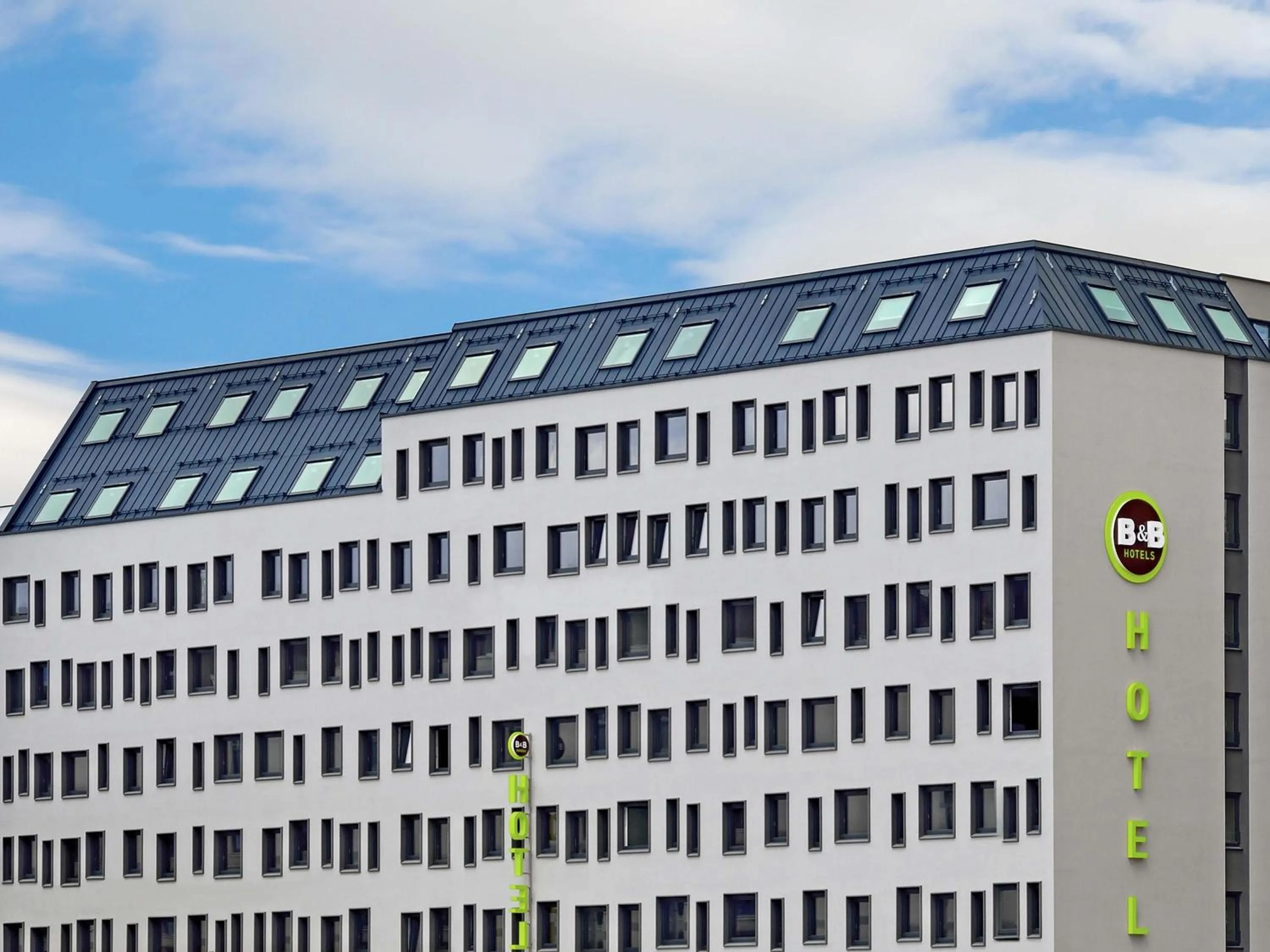 Property building in B&B Hotel Wien-Hbf