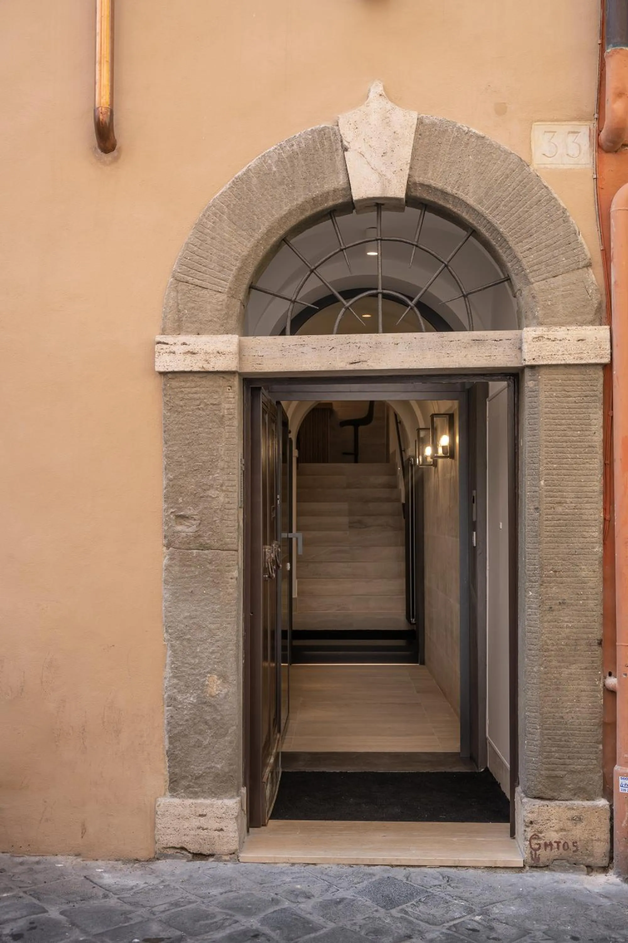 Facade/entrance in Laurina 33