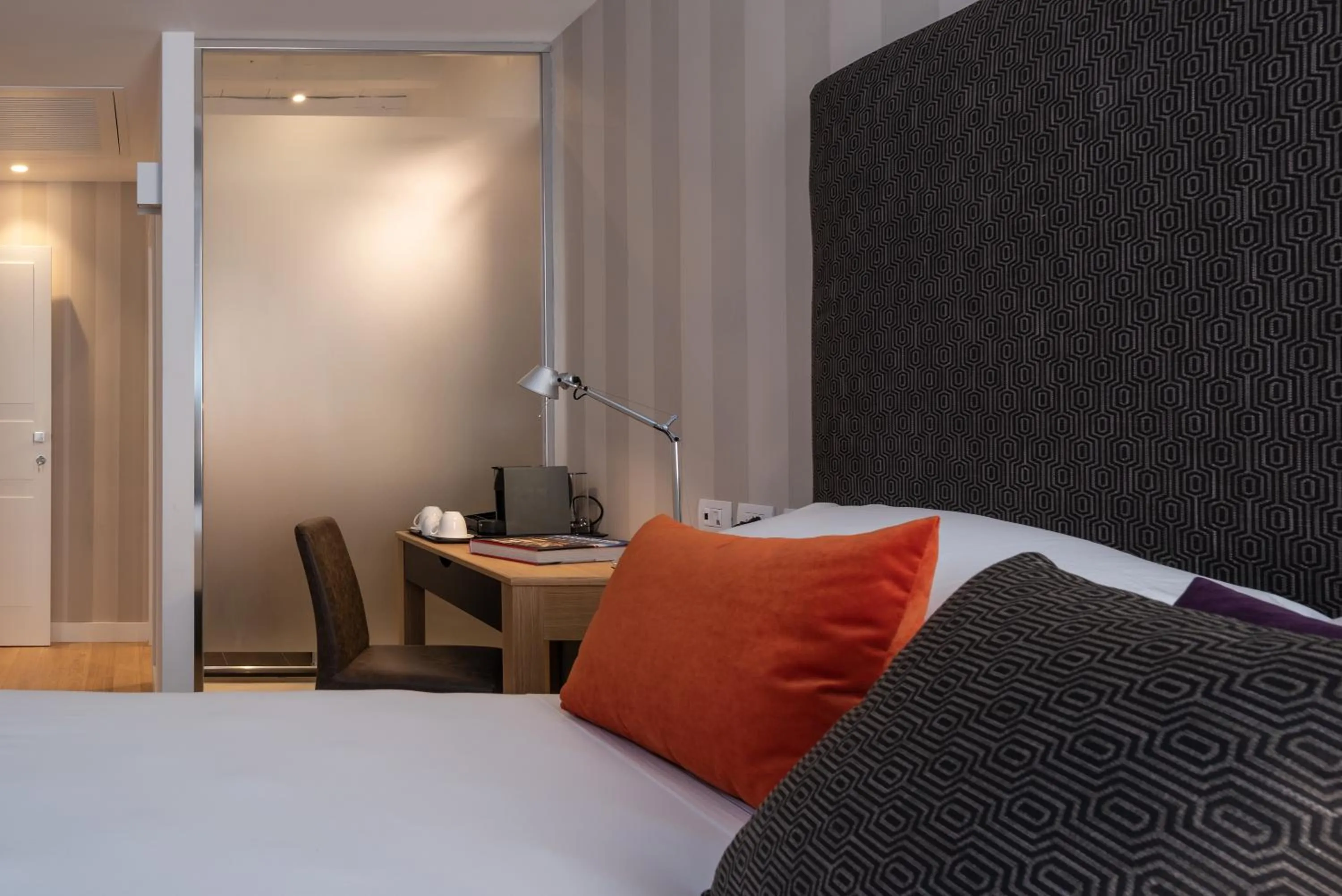 Bedroom, Bed in Laurina 33