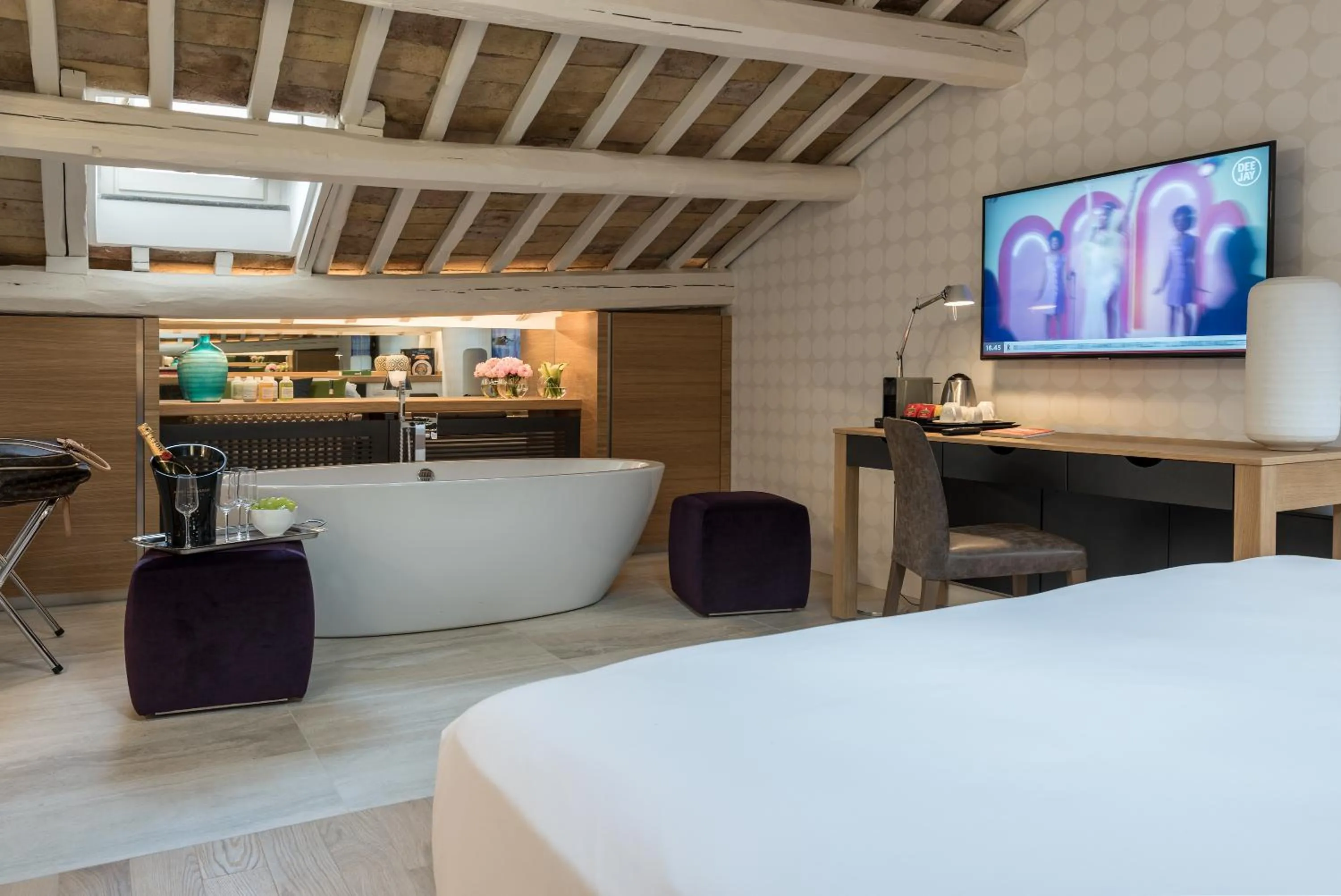 Photo of the whole room in Laurina 33