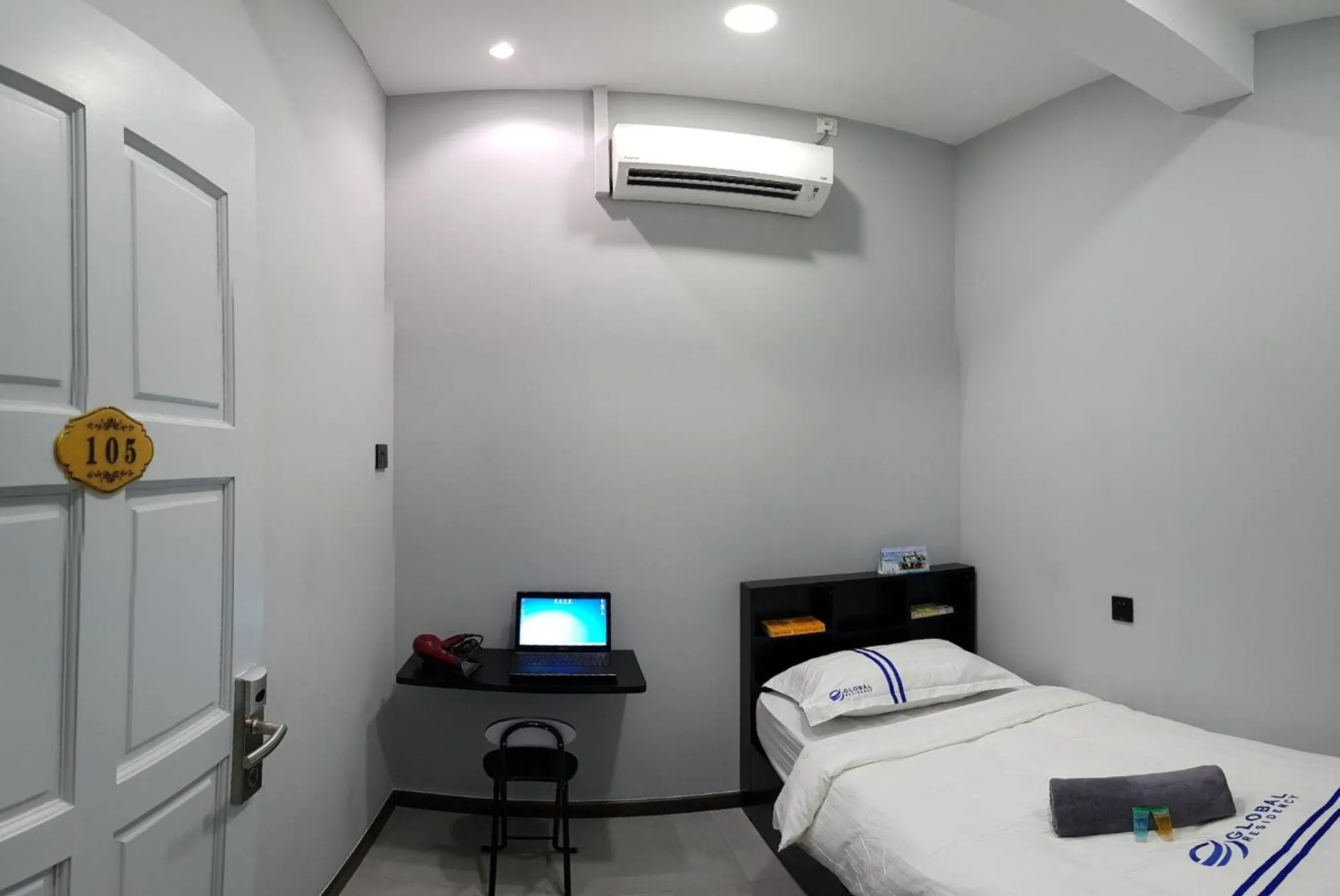 Bedroom, Bed in Global Residency