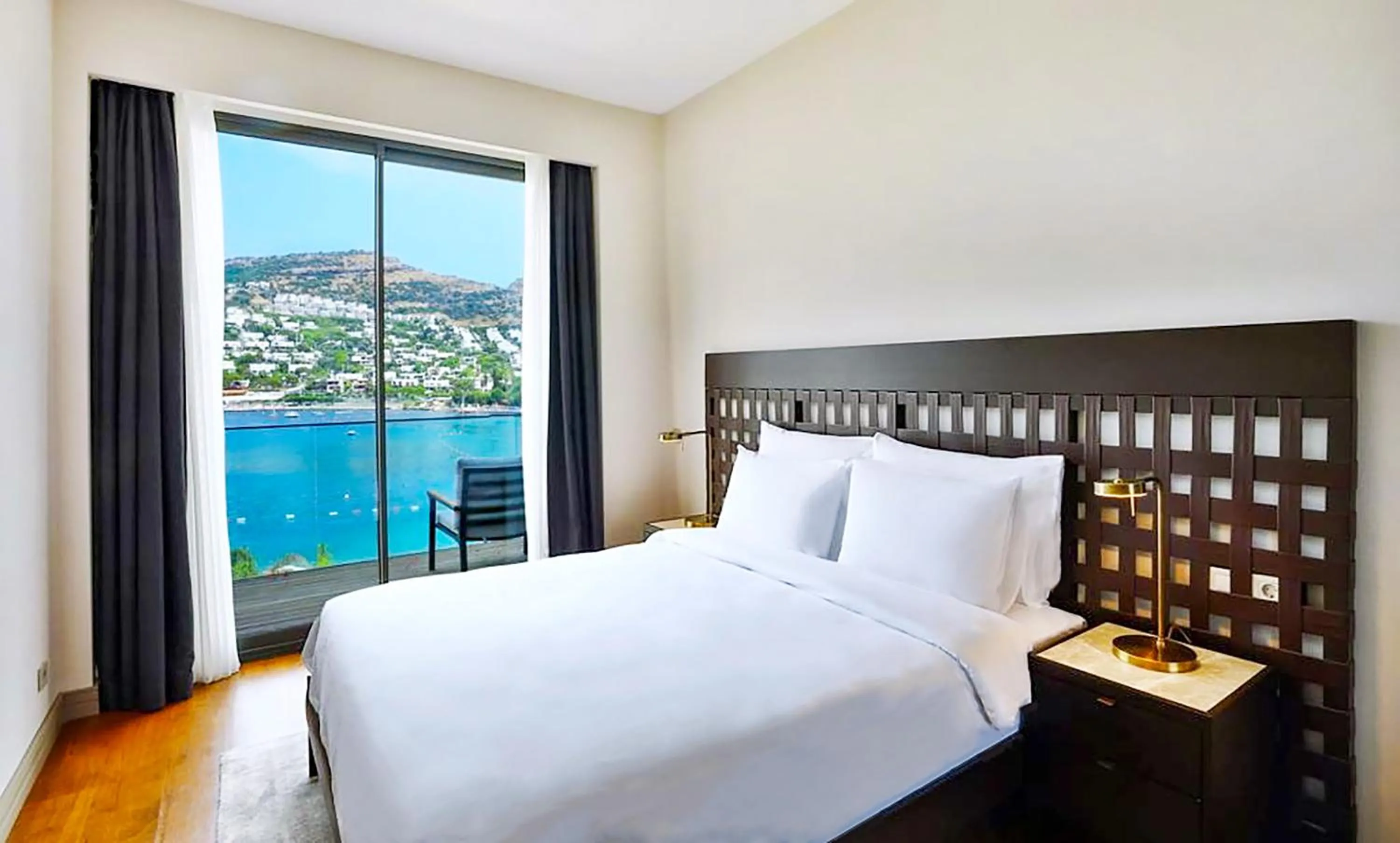 Executive Suite Sea View in Mare Deluxe Residences & Villas