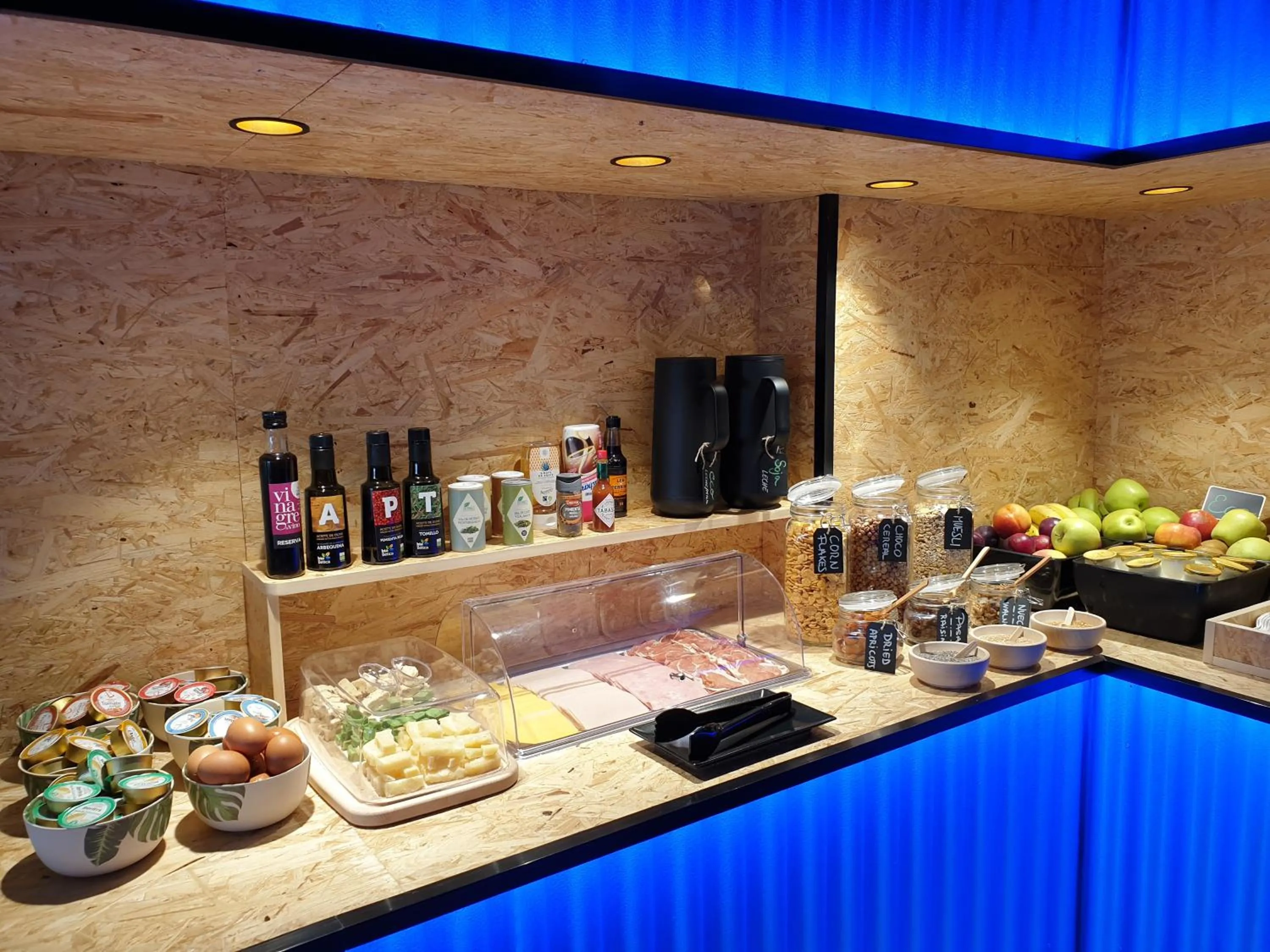 Food in MB Hostels Premium ECO - Adults Recommended