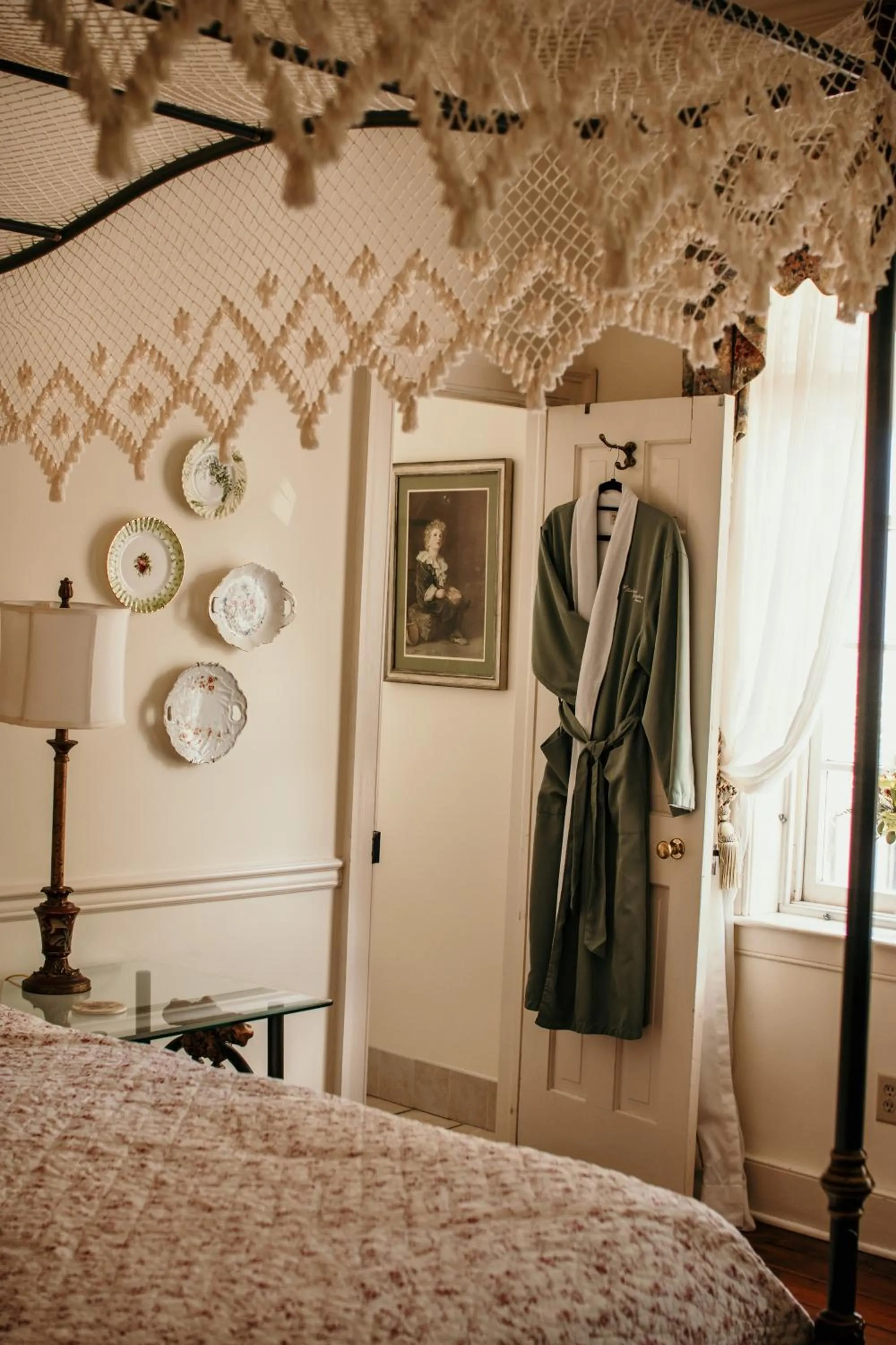 Bed in The Richard Johnston Inn & 1890 Caroline House