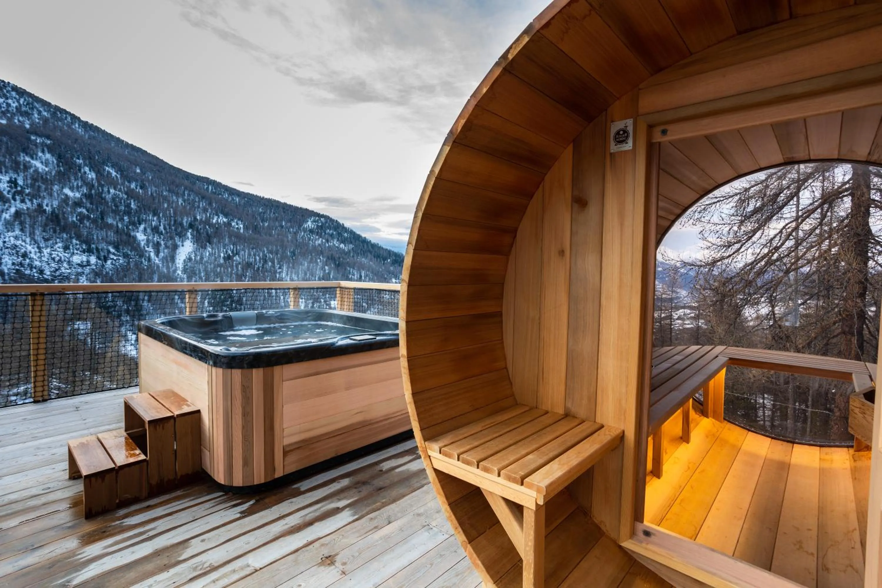 Hot Tub in Alpin D'Hôme Hôtel & Spa