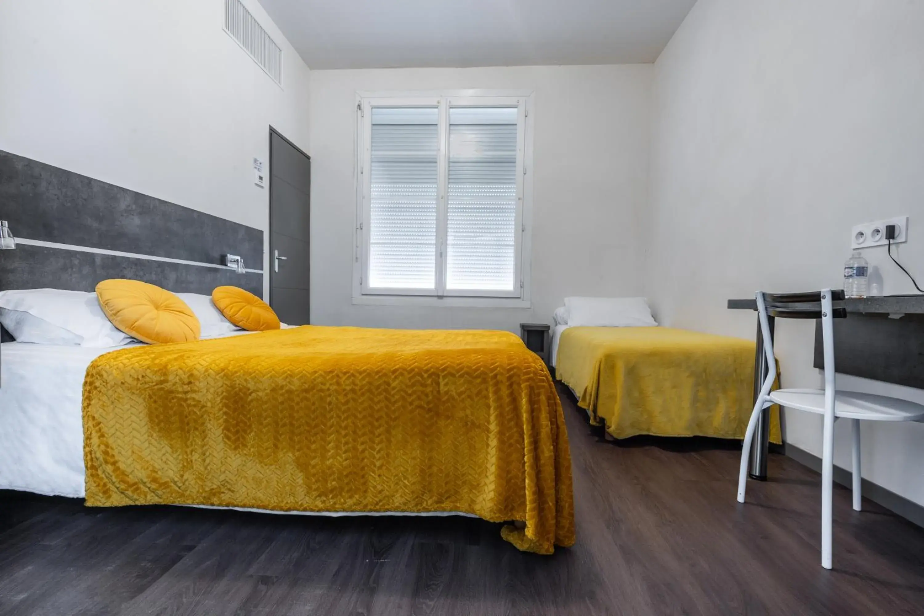 Superior Family Room in Hôtel de la Gare Superior Family Room in Hôtel de la Gare