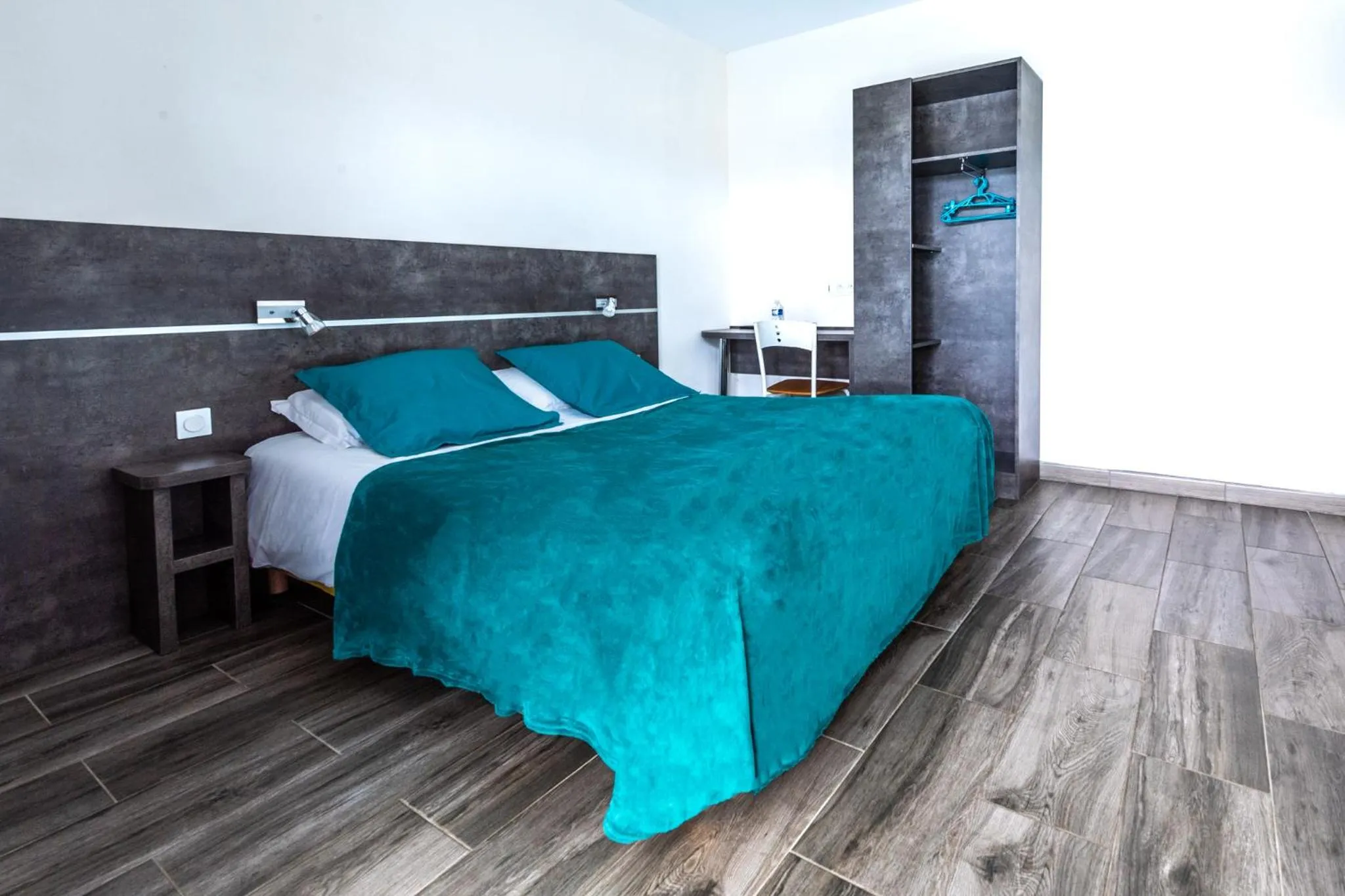 Bed in Hôtel de la Gare