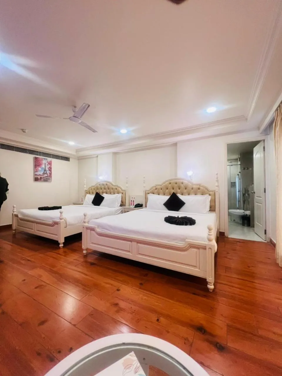 Bed in Hotel Magenta-City Center Bani Park Jaipur