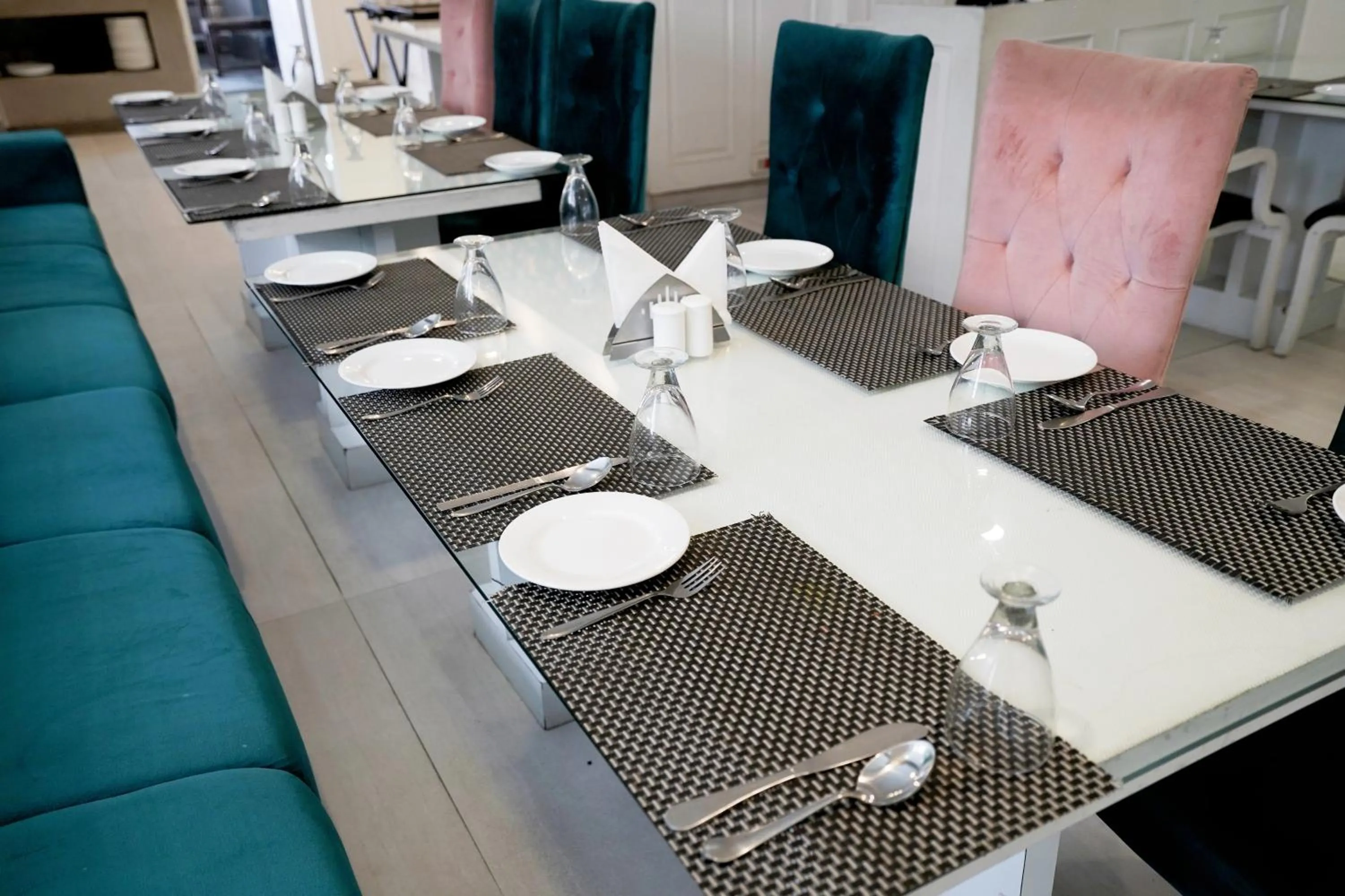 Hotel Magenta-City Center Bani Park Jaipur