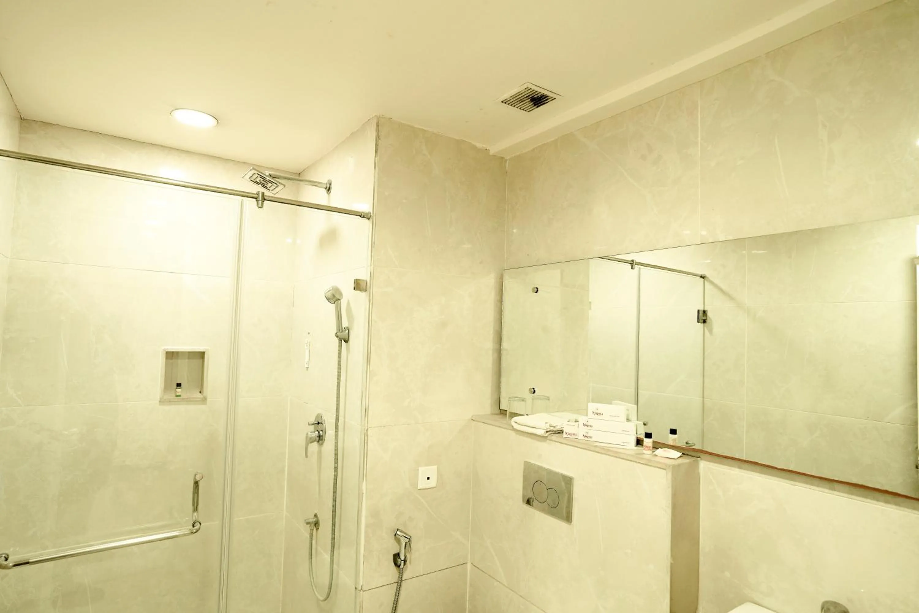 Hotel Magenta-City Center Bani Park Jaipur