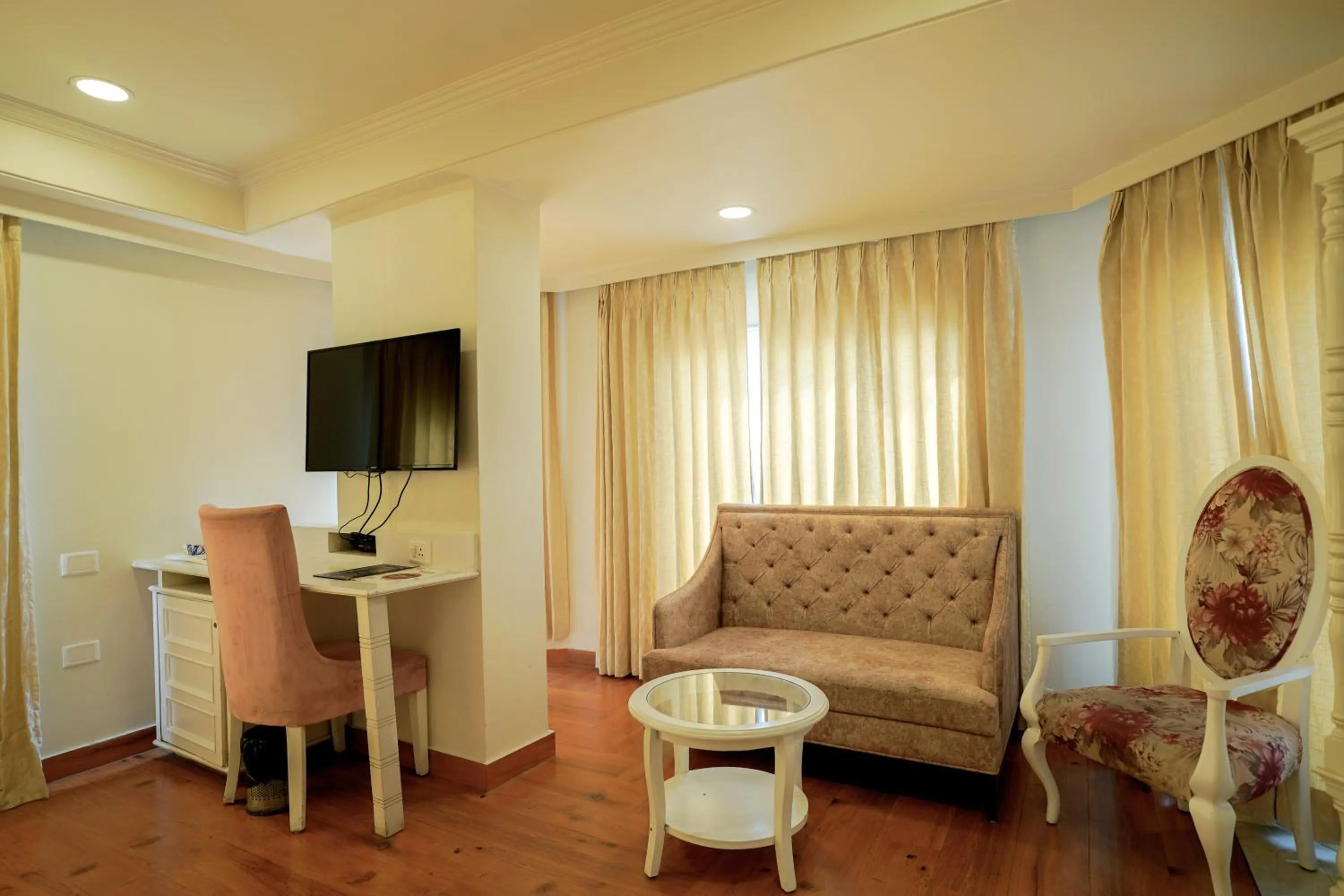 Hotel Magenta-City Center Bani Park Jaipur