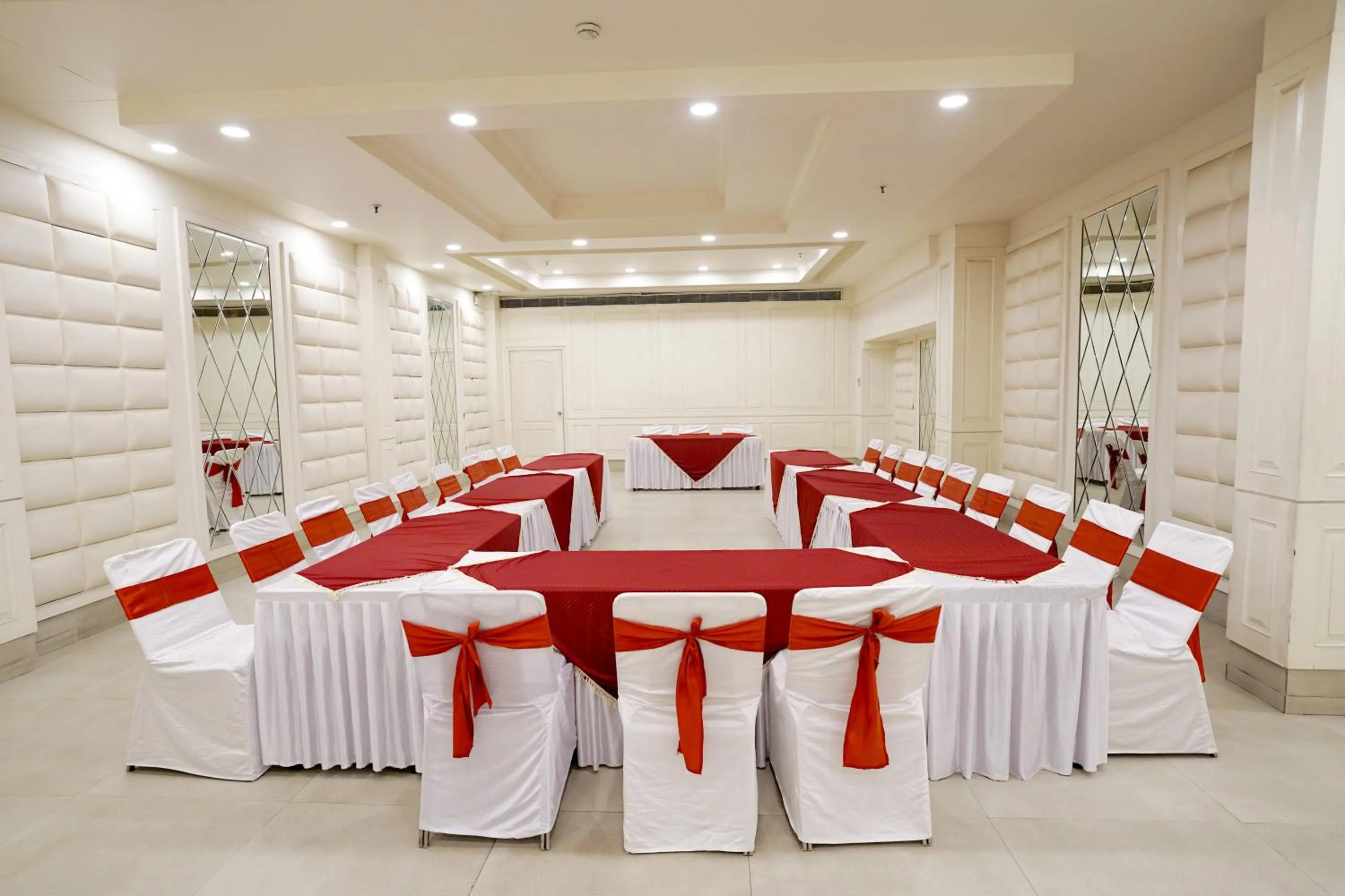 Hotel Magenta-City Center Bani Park Jaipur