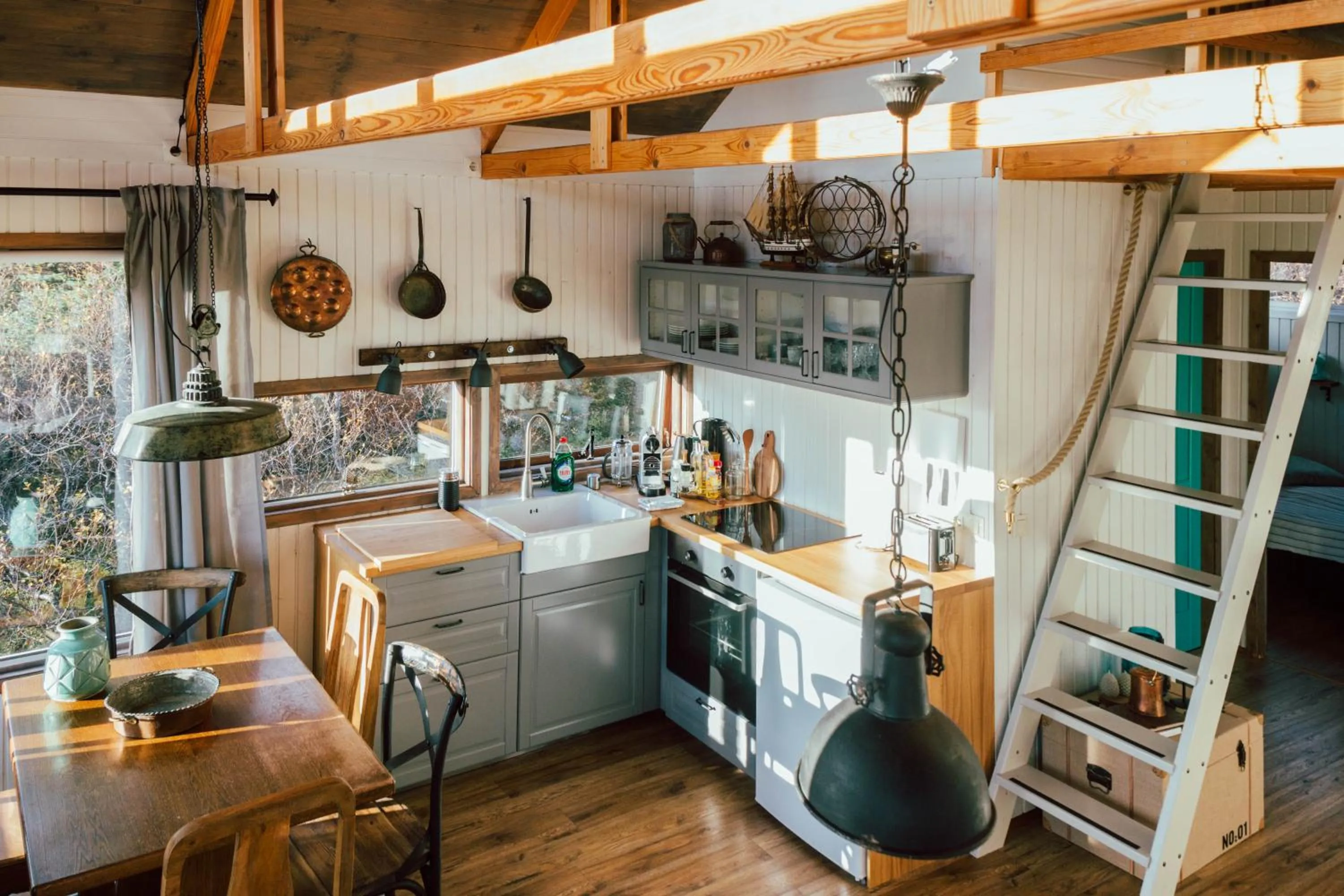 Kitchen or kitchenette in Mulakot Cosy Cabins