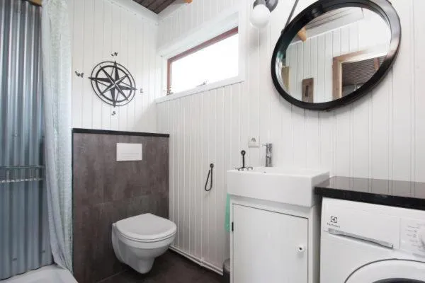 Shower in Mulakot Cosy Cabins