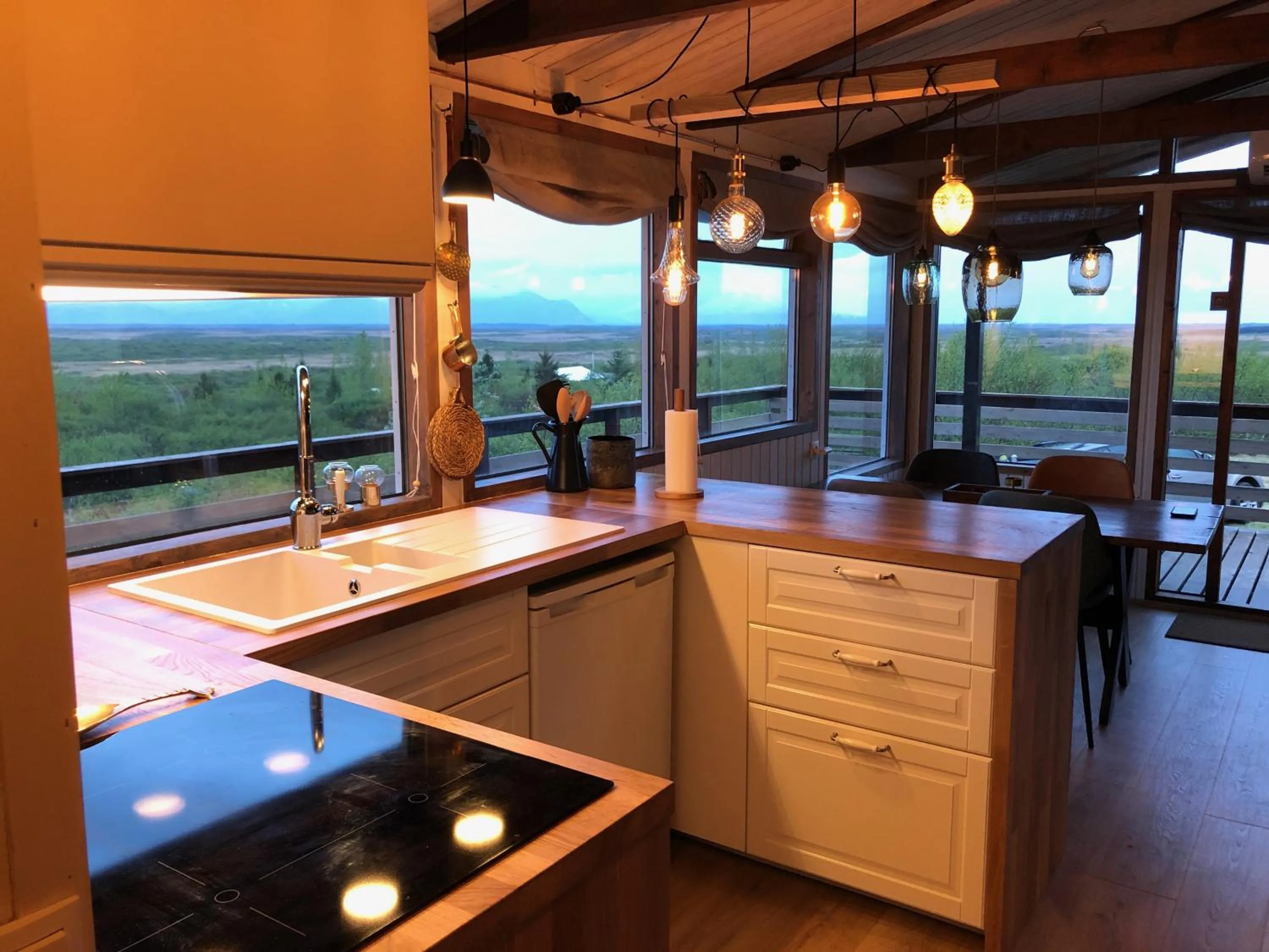 Kitchen or kitchenette in Mulakot Cosy Cabins