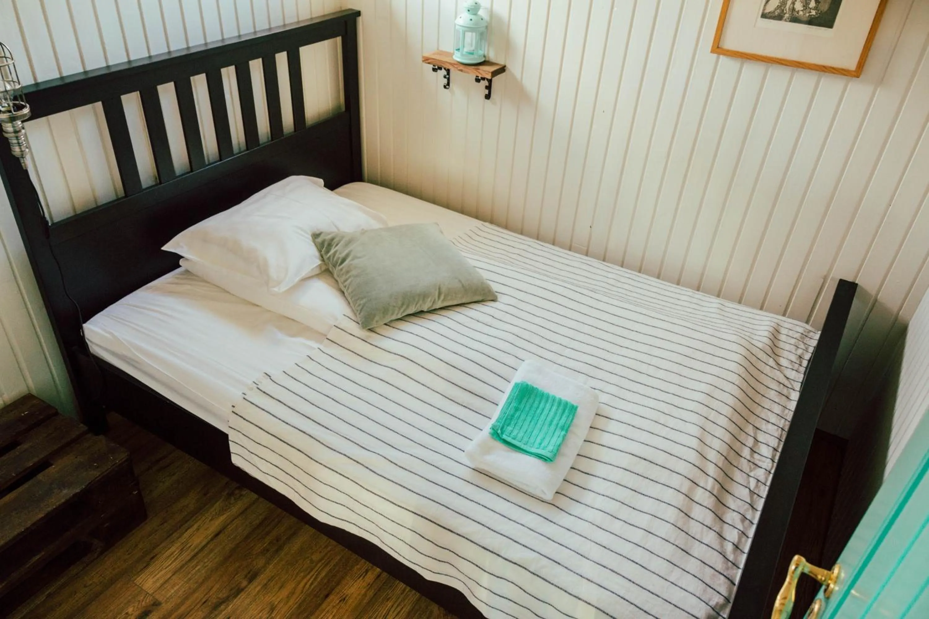 Bed in Mulakot Cosy Cabins