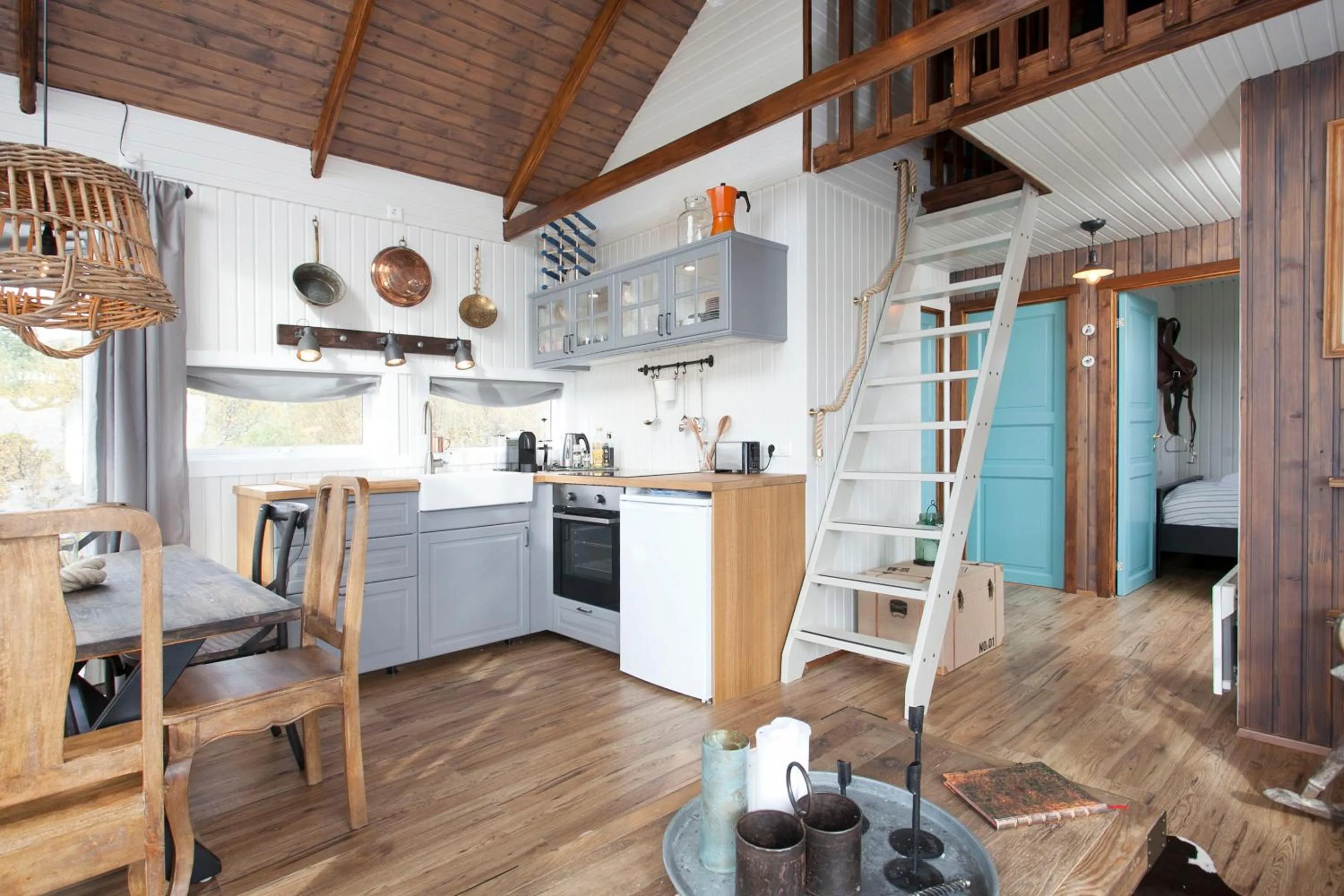 Kitchen or kitchenette in Mulakot Cosy Cabins