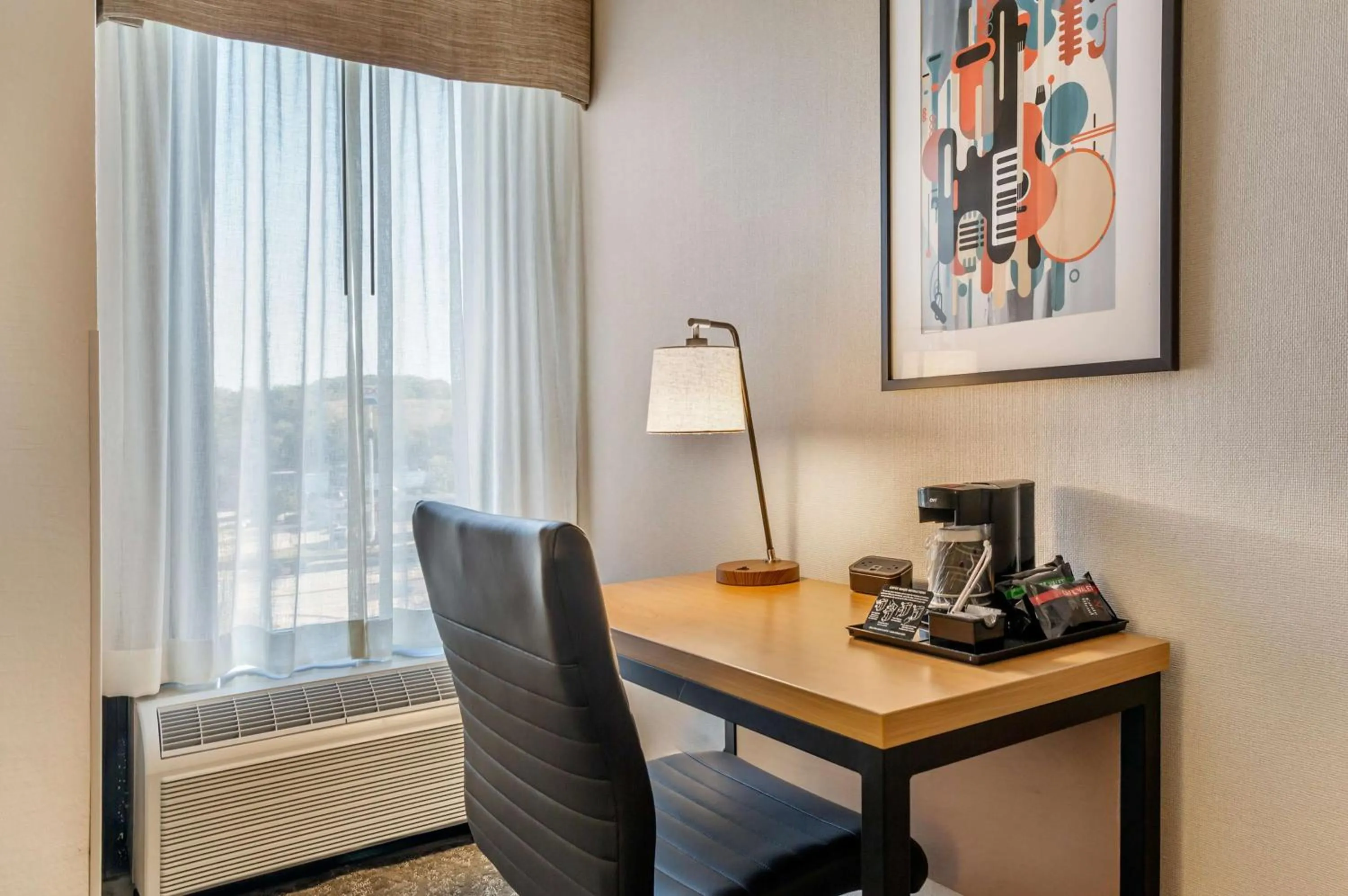 Bedroom in Drury Inn & Suites St. Louis-Southwest