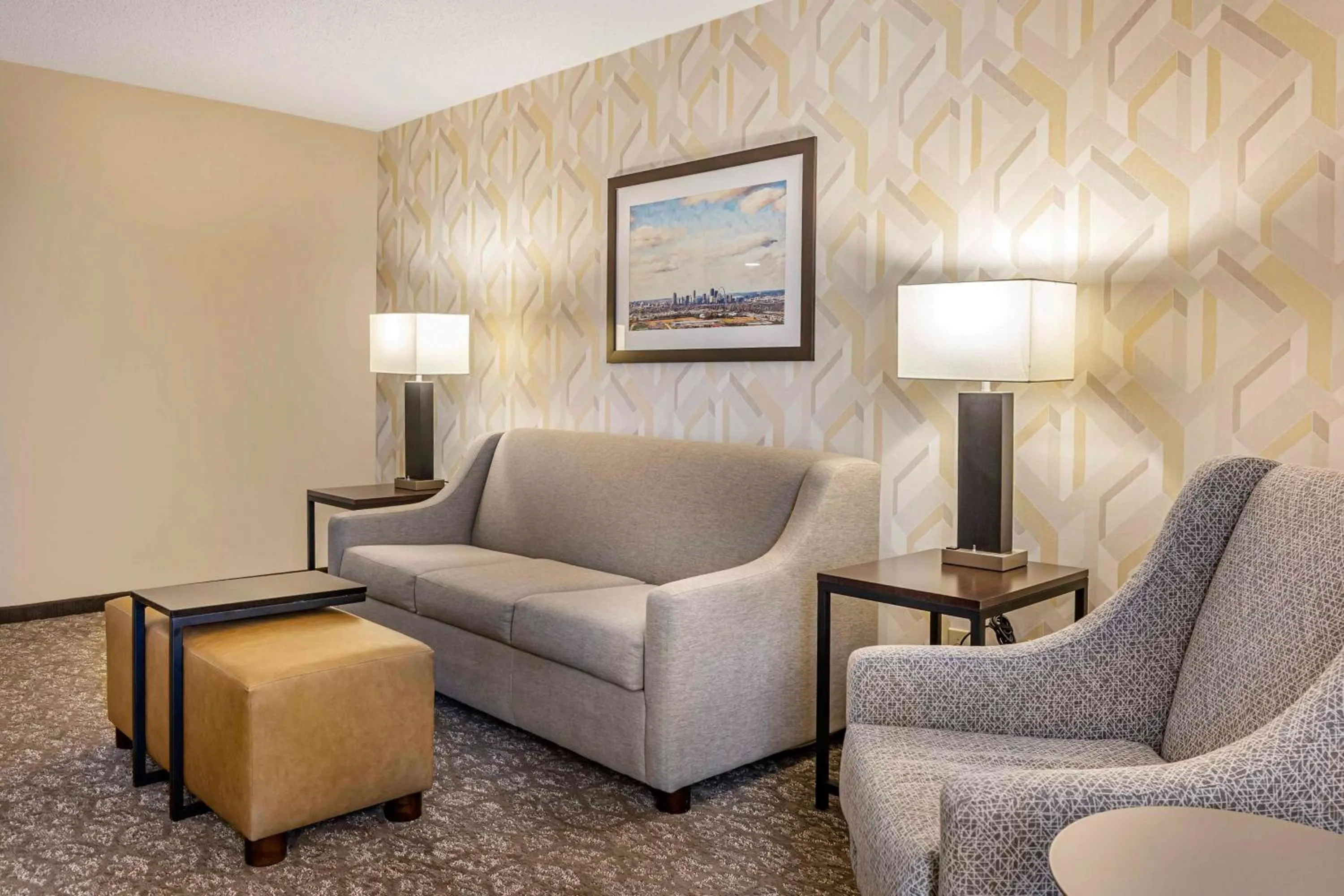 Bedroom in Drury Inn & Suites St. Louis-Southwest