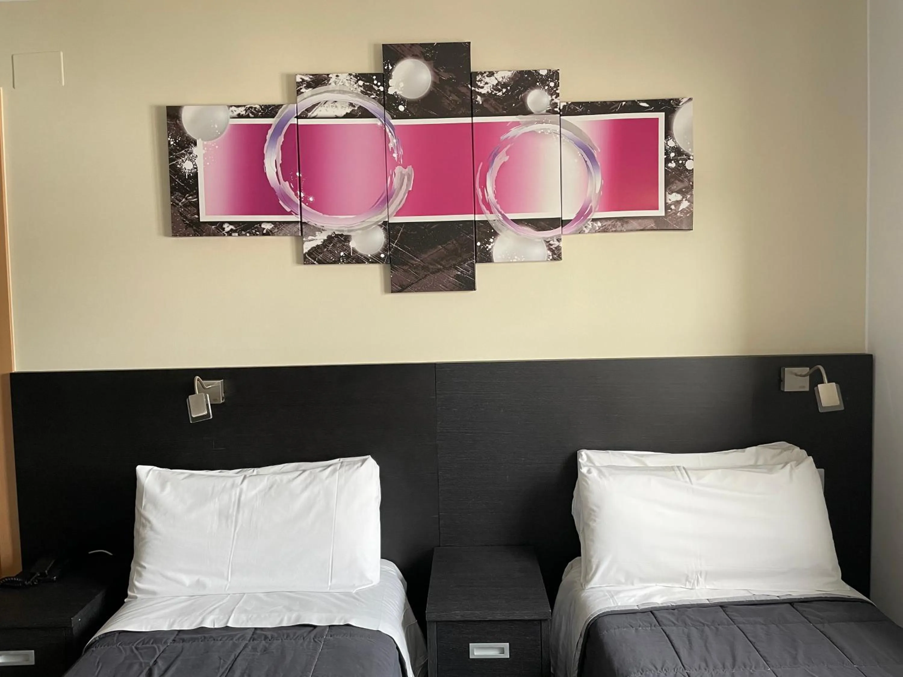 Bedroom, Bed in 6 Bis HOTEL