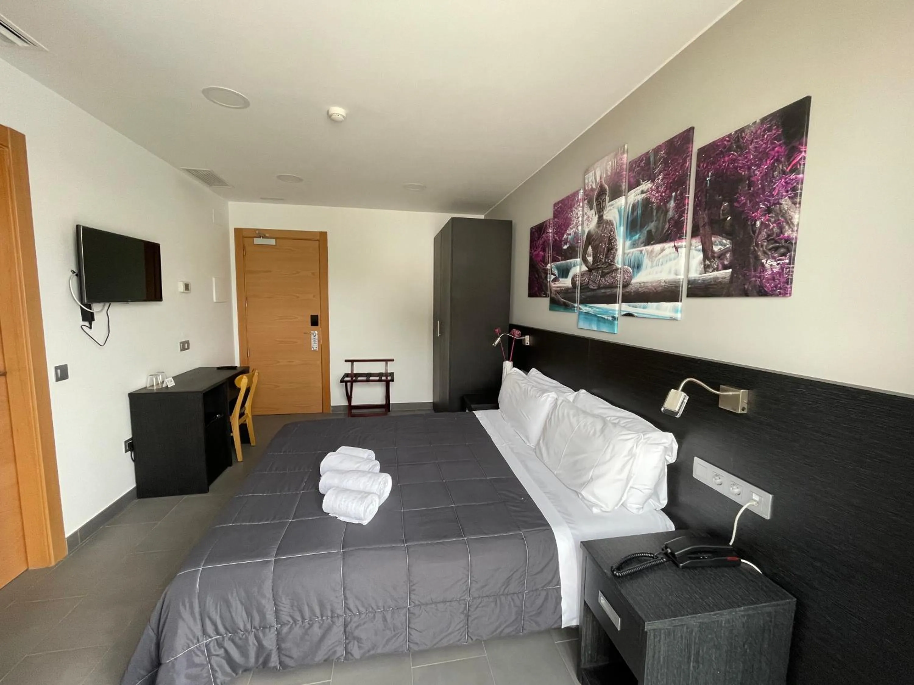 Bedroom, Bed in 6 Bis HOTEL