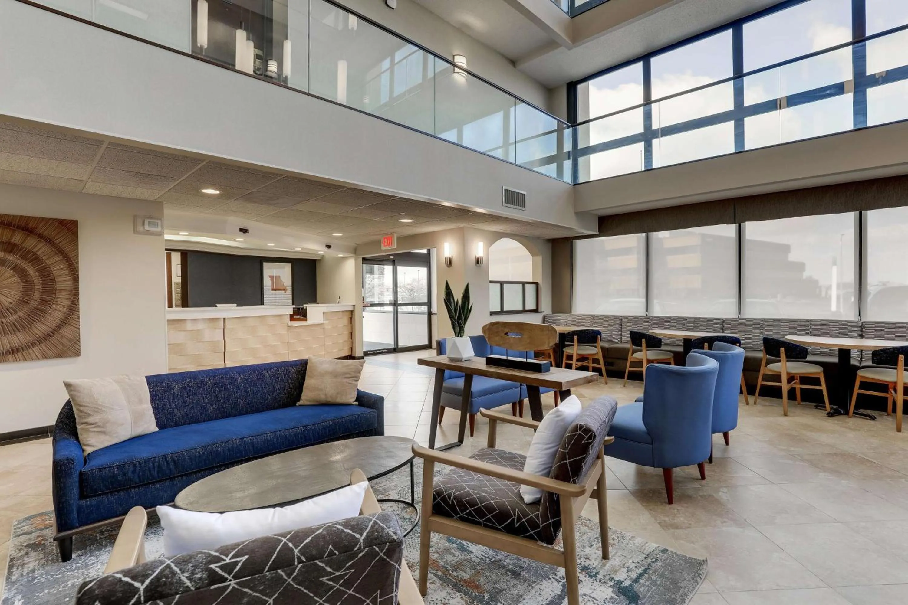 Lobby or reception in Drury Inn & Suites St. Louis St. Peters