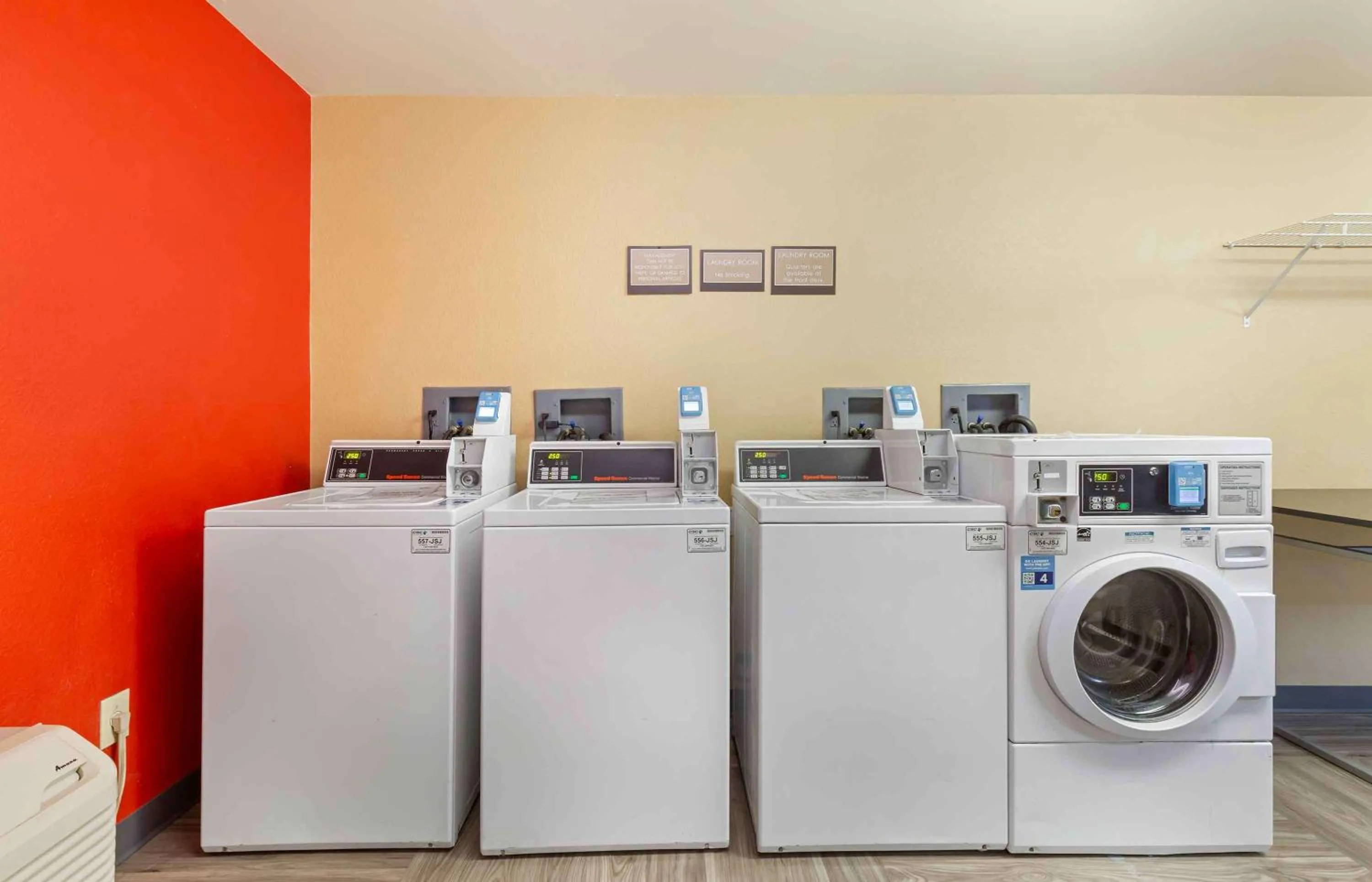 Property building in Extended Stay America Suites - Washington, DC - Landover