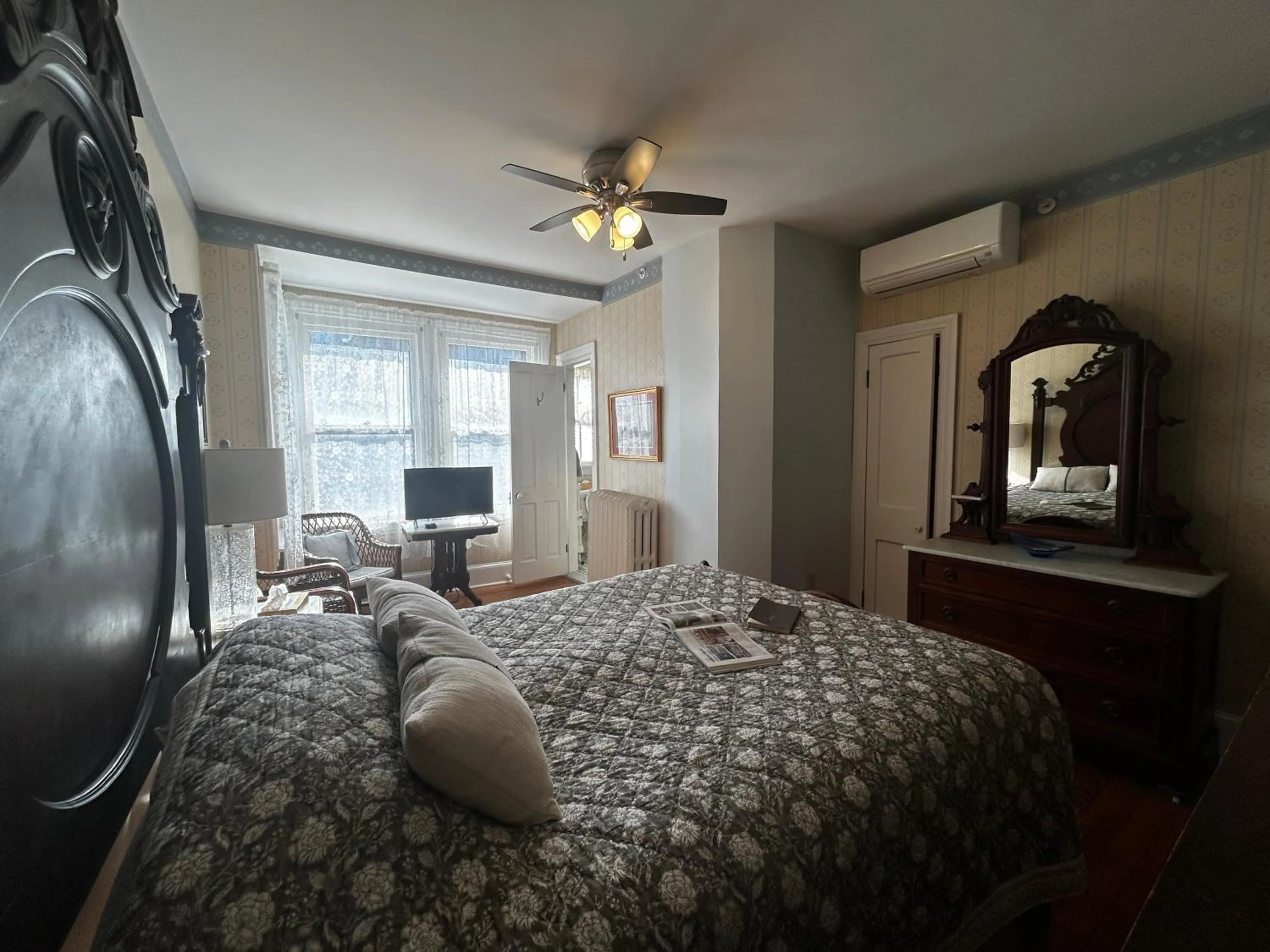 Bed in Beauclaires Bed & Breakfast