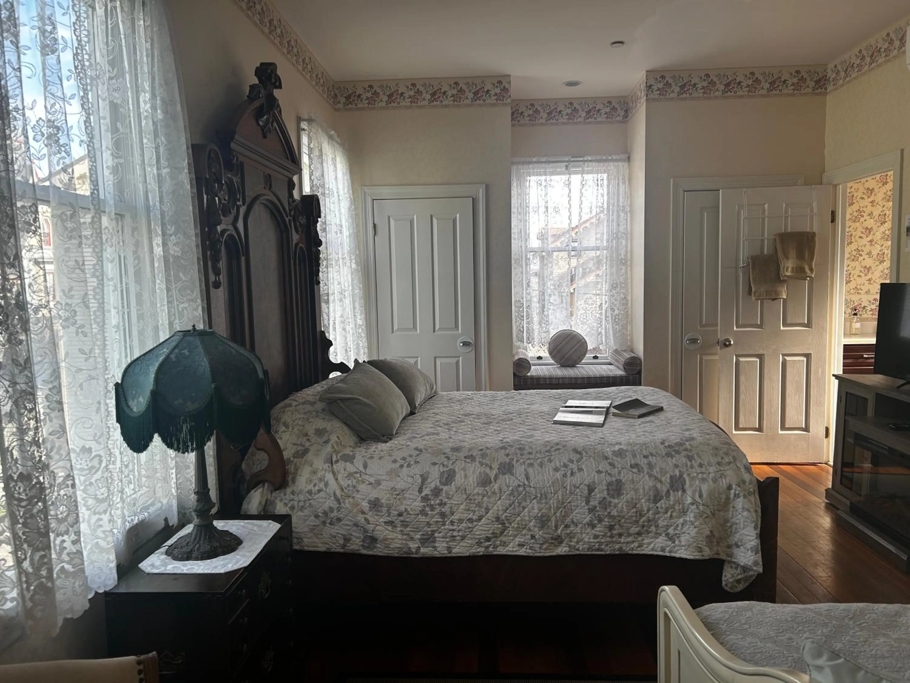 Bed in Beauclaires Bed & Breakfast