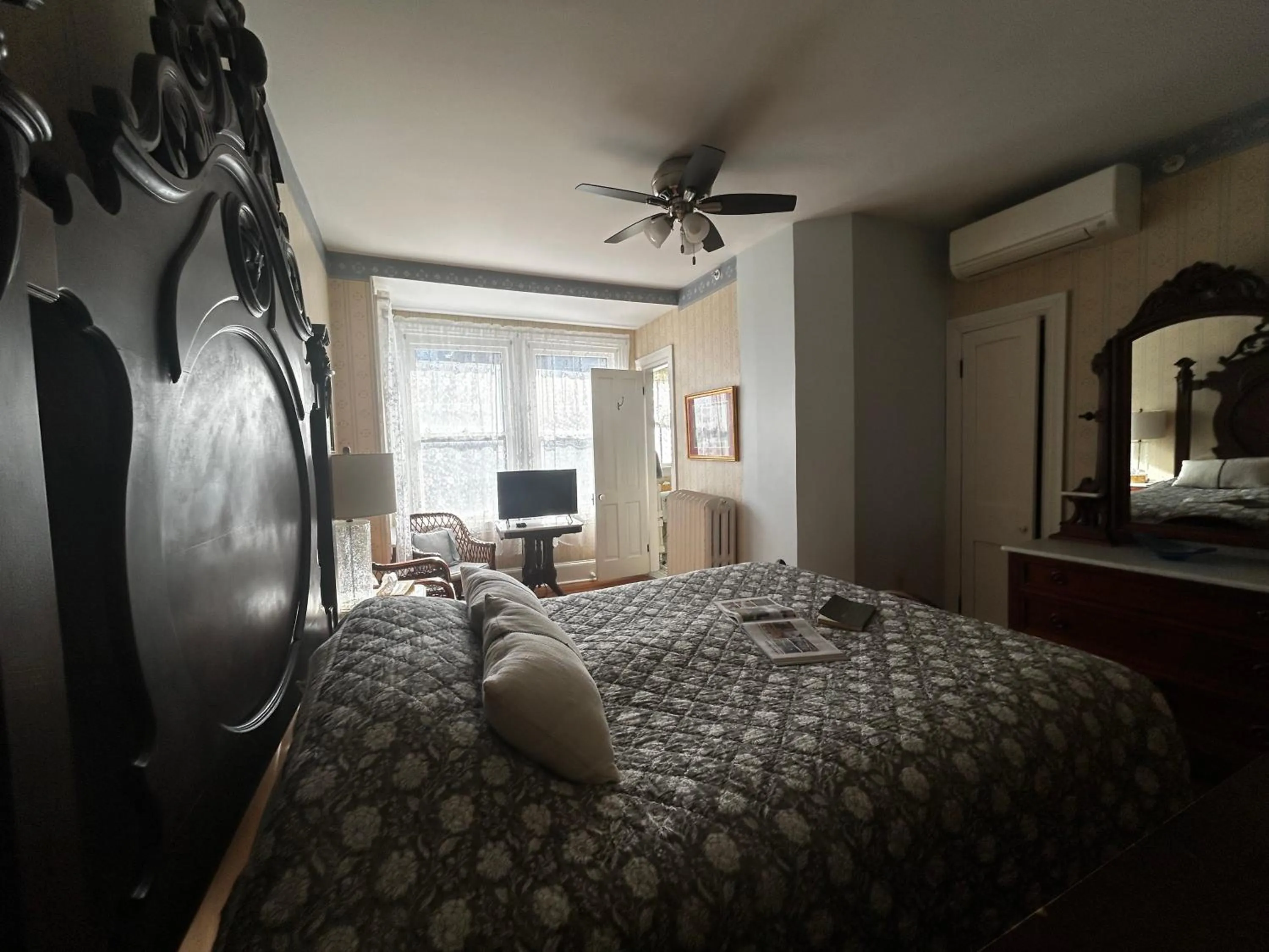 Bed in Beauclaires Bed & Breakfast