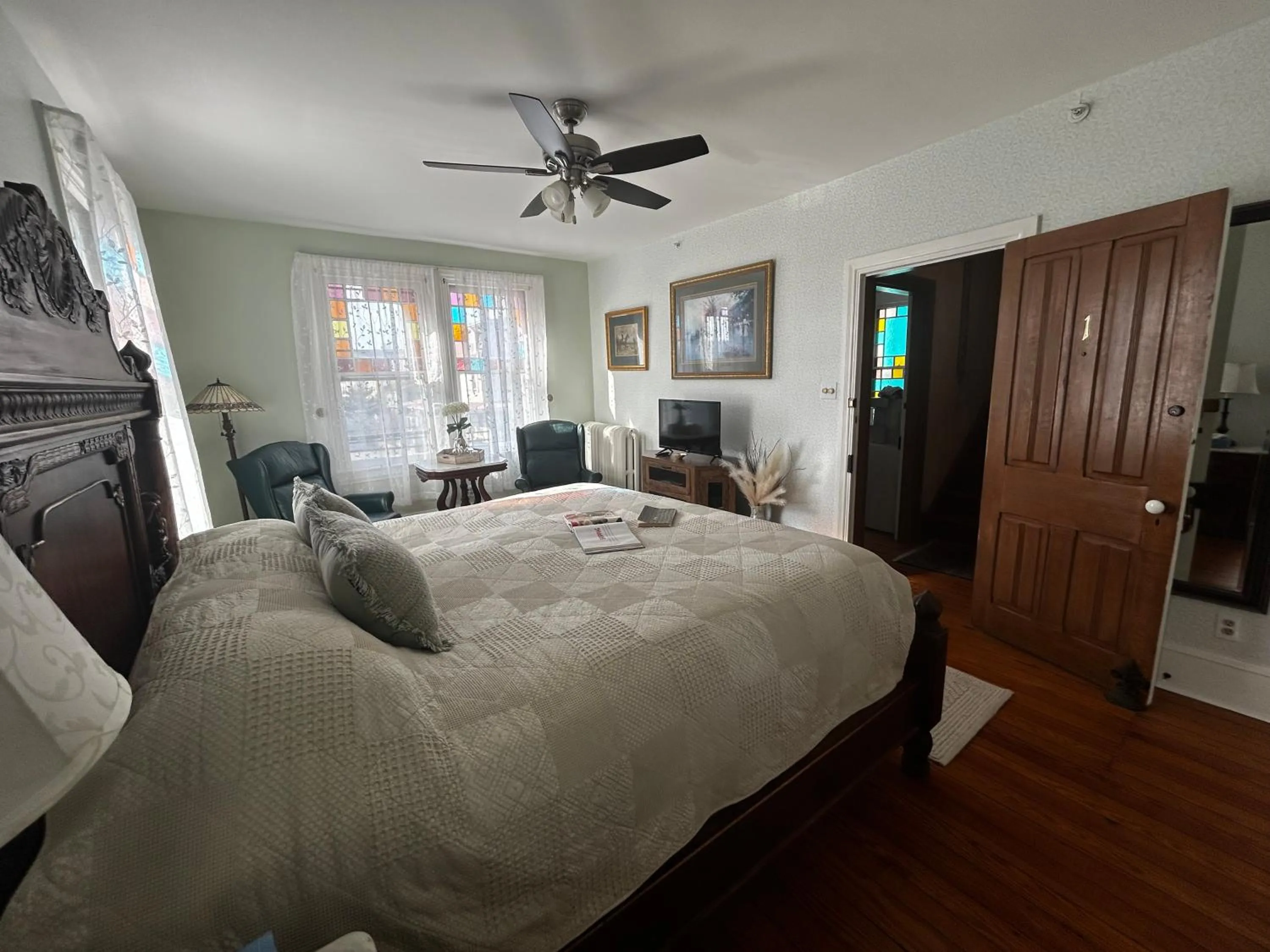 Bed in Beauclaires Bed & Breakfast