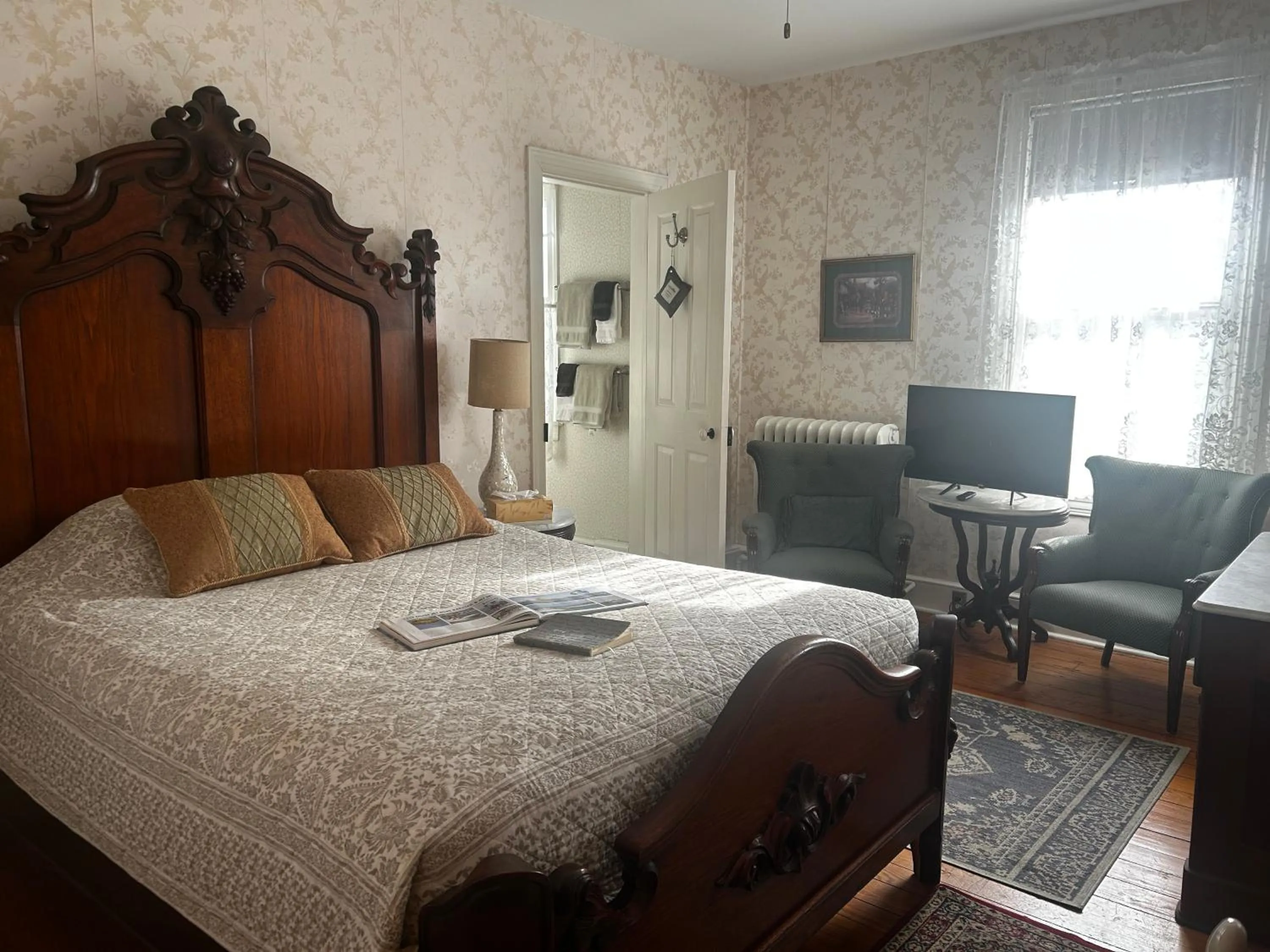 Bed in Beauclaires Bed & Breakfast