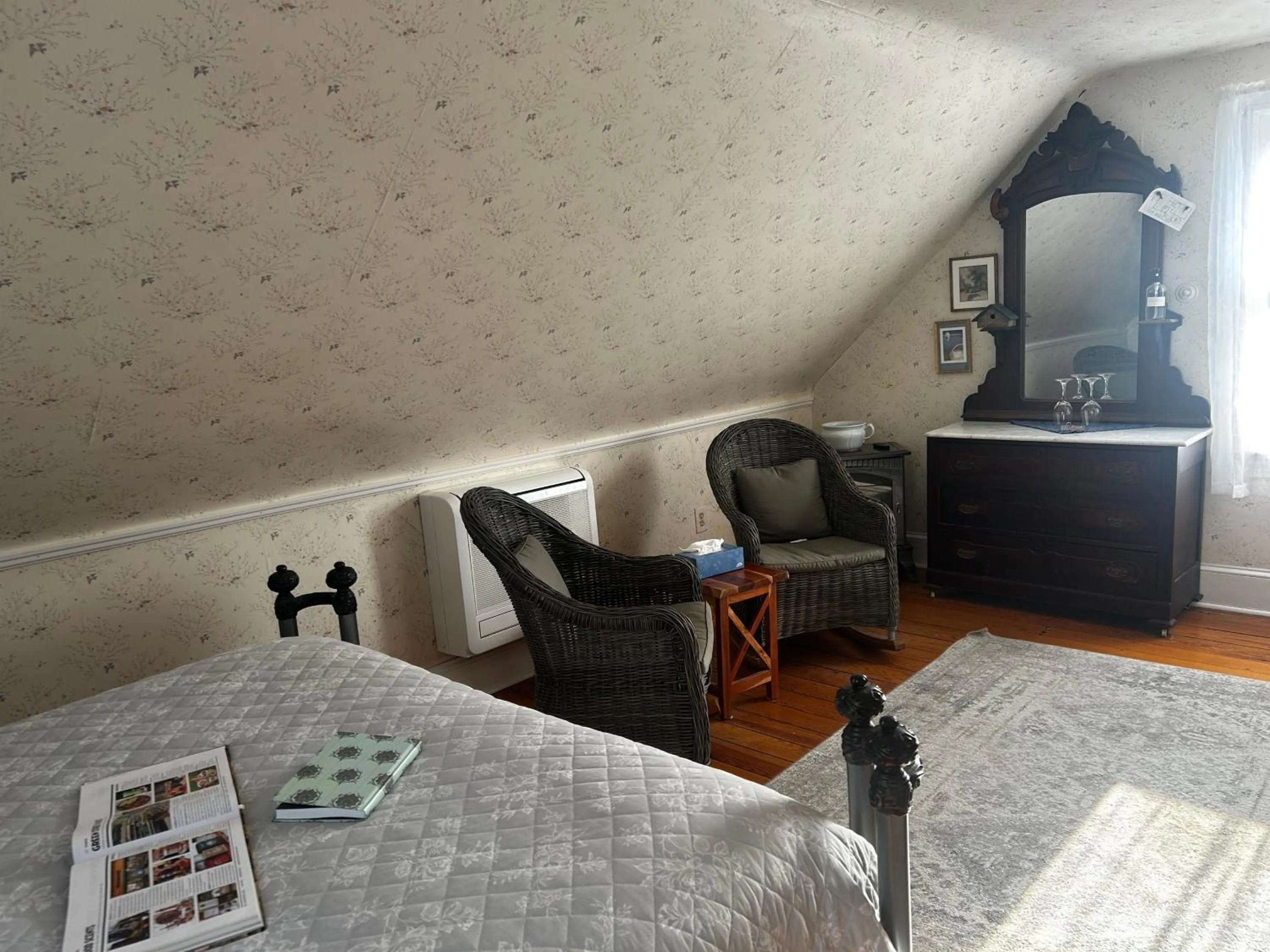 Bed in Beauclaires Bed & Breakfast