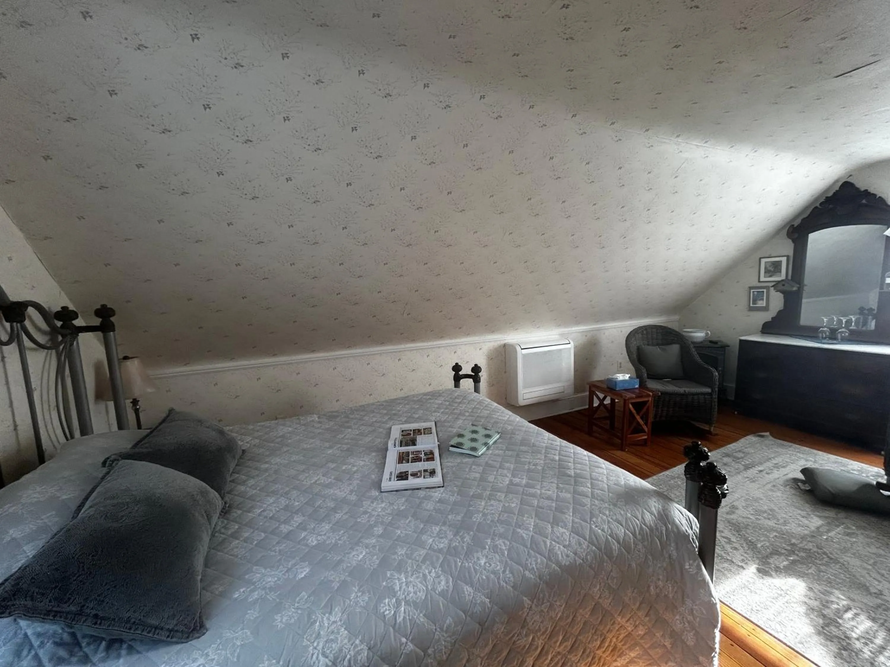 Bed in Beauclaires Bed & Breakfast