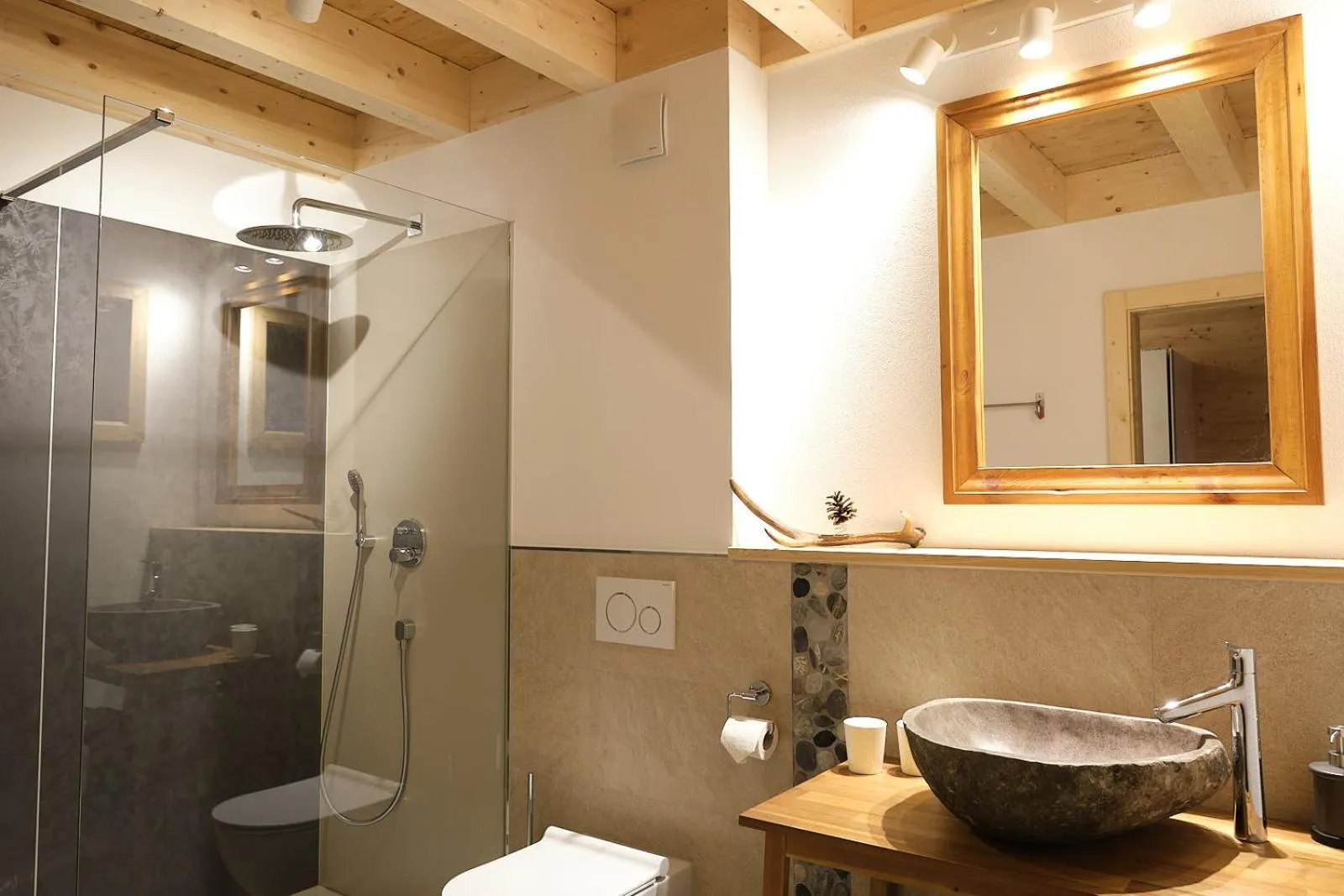 Shower in Chalet Diognysos B&B, Wellness & Boutique Hotel