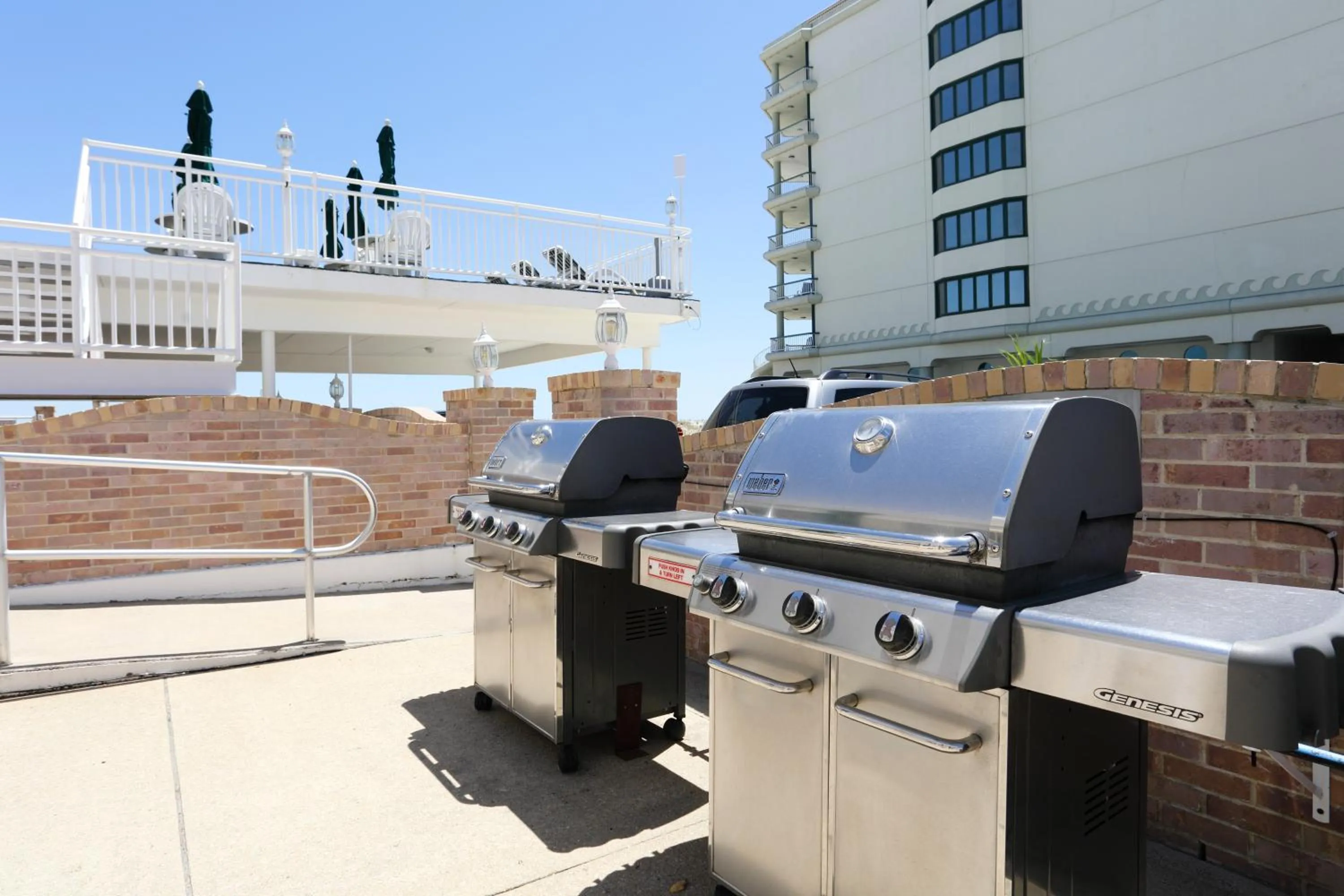 BBQ facilities in Commander by the Sea Motel