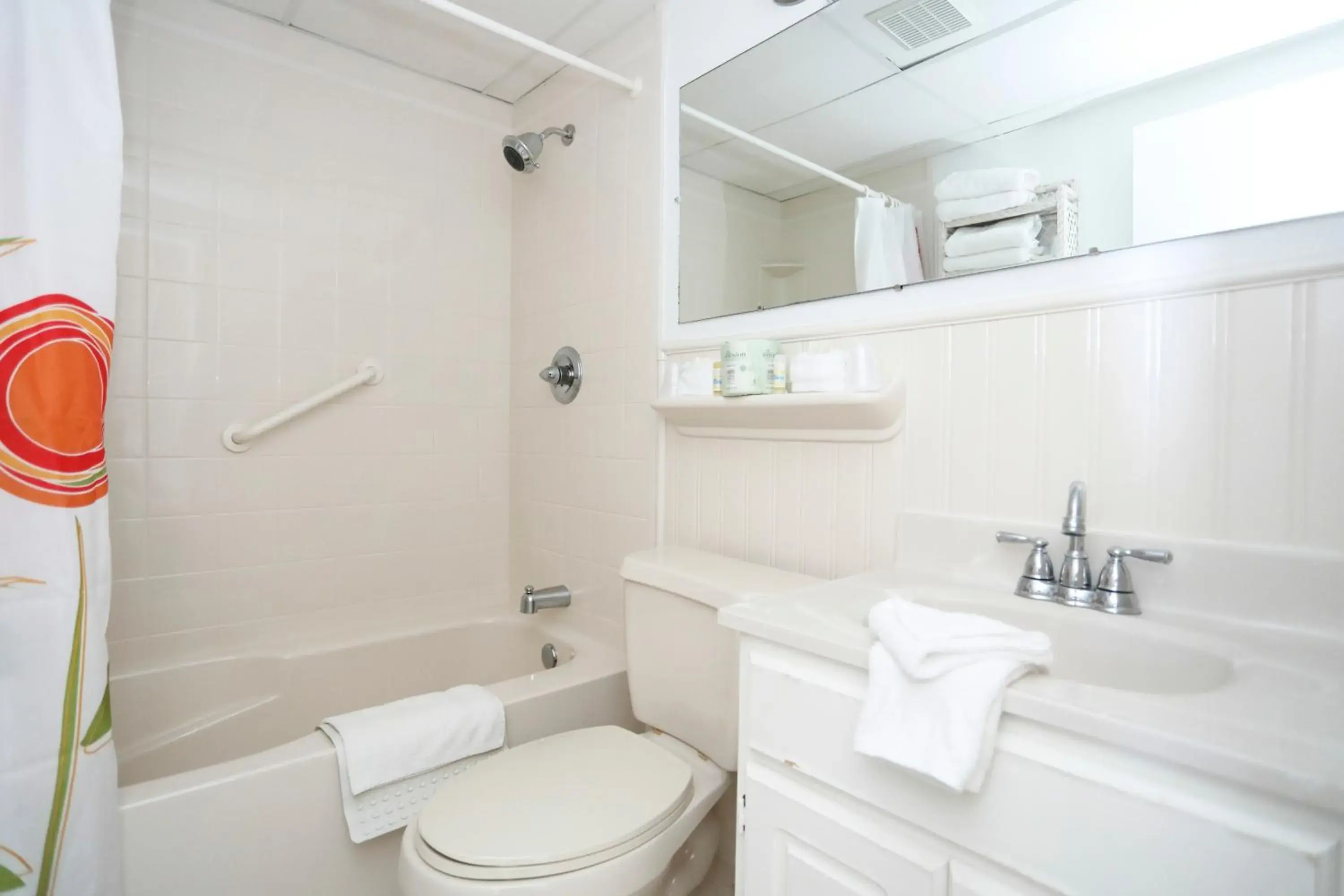 Junior Suite in Commander by the Sea Motel Junior Suite in Commander by the Sea Motel