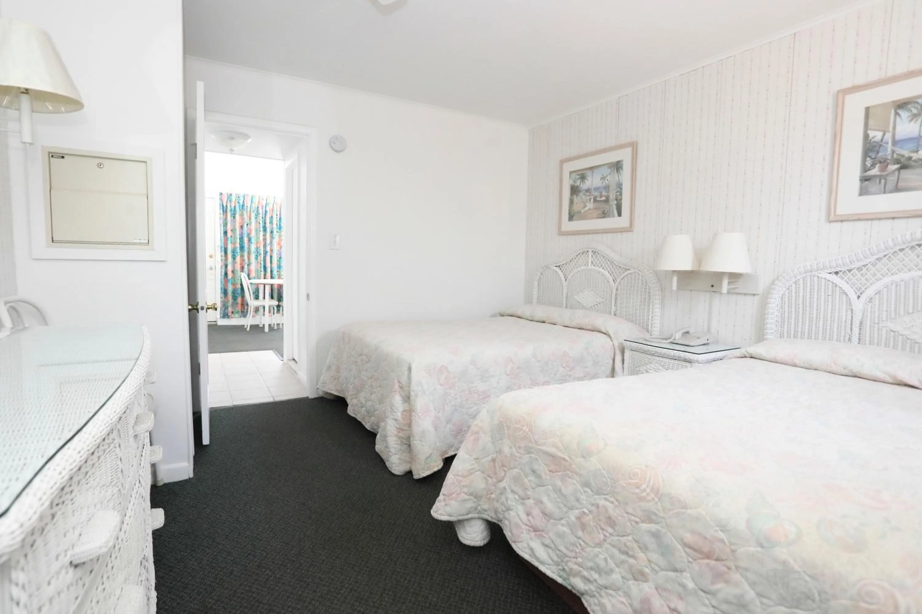 Photo of the whole room, Bed in Commander by the Sea Motel