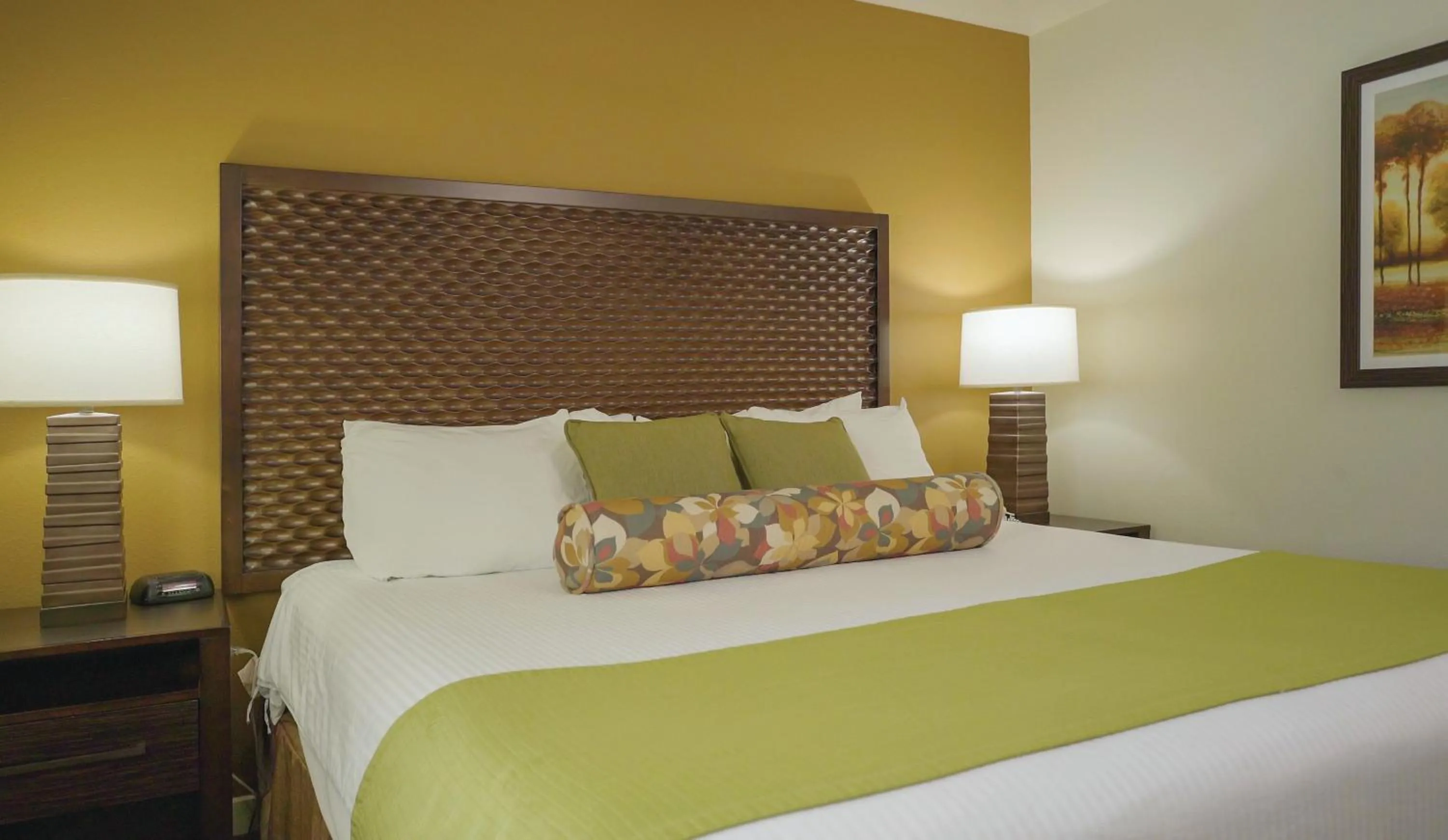 Photo of the whole room, Bed in WorldMark South Shore