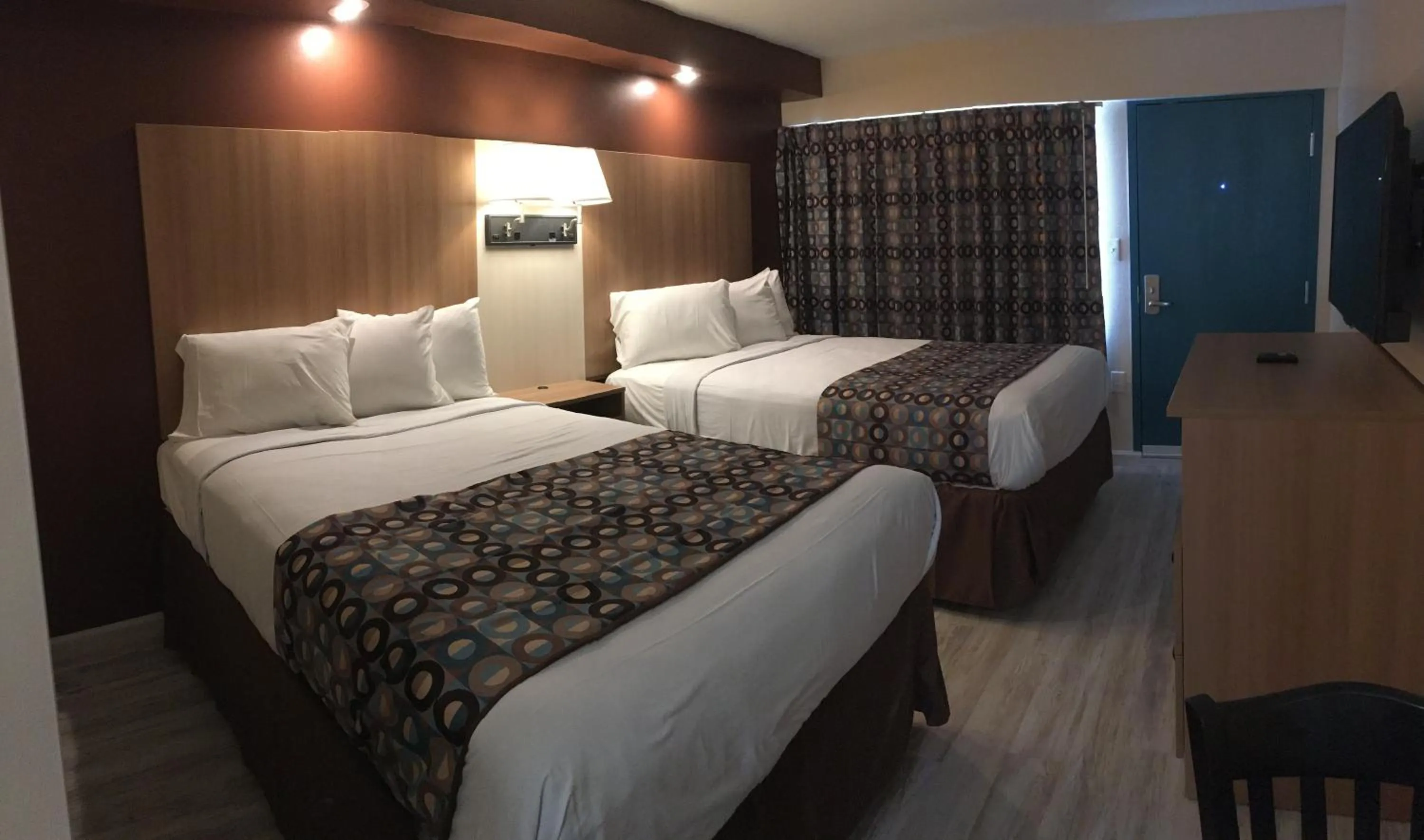 Bedroom, Bed in Seahorse Inn