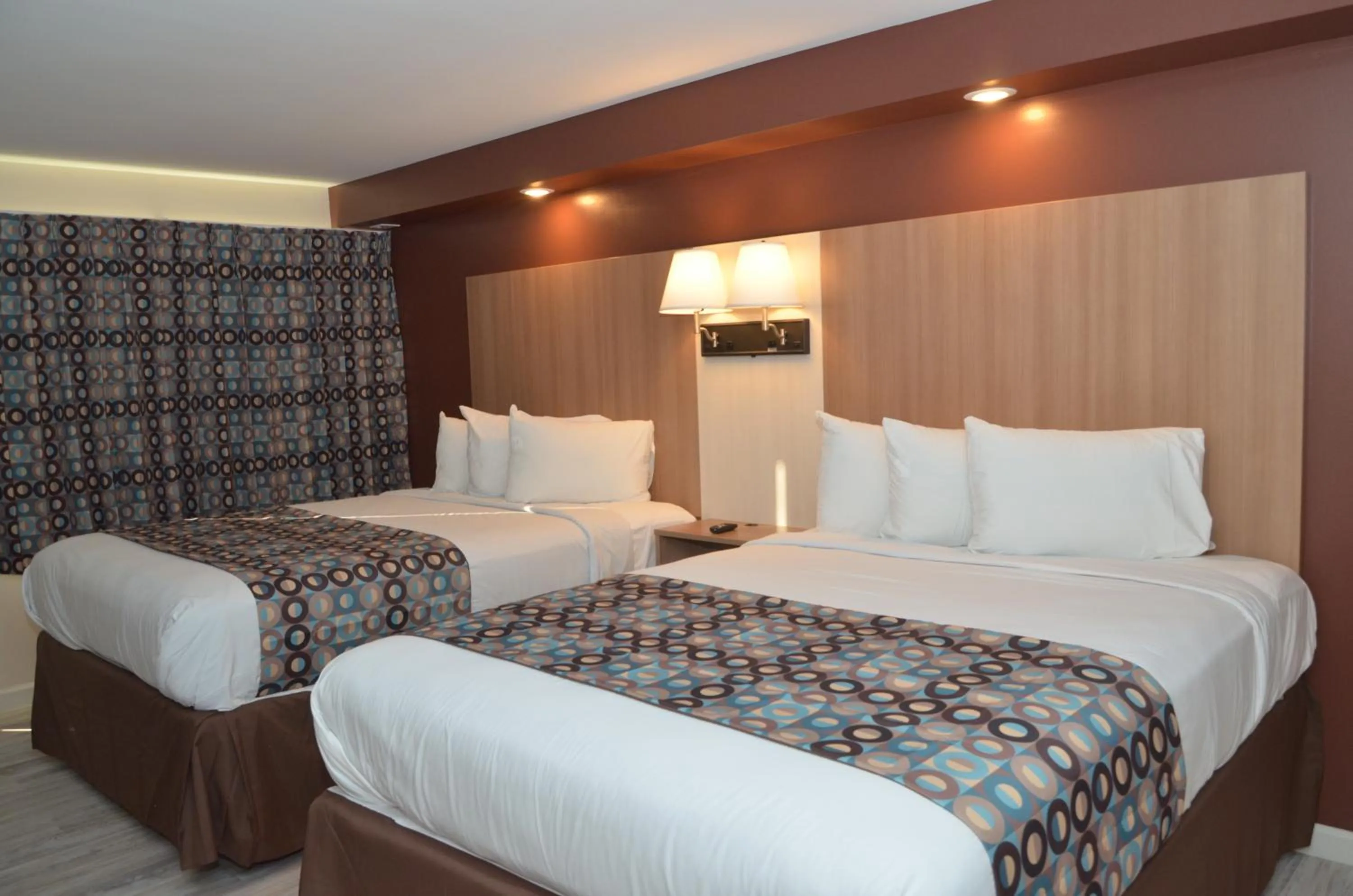 Bedroom, Bed in Seahorse Inn