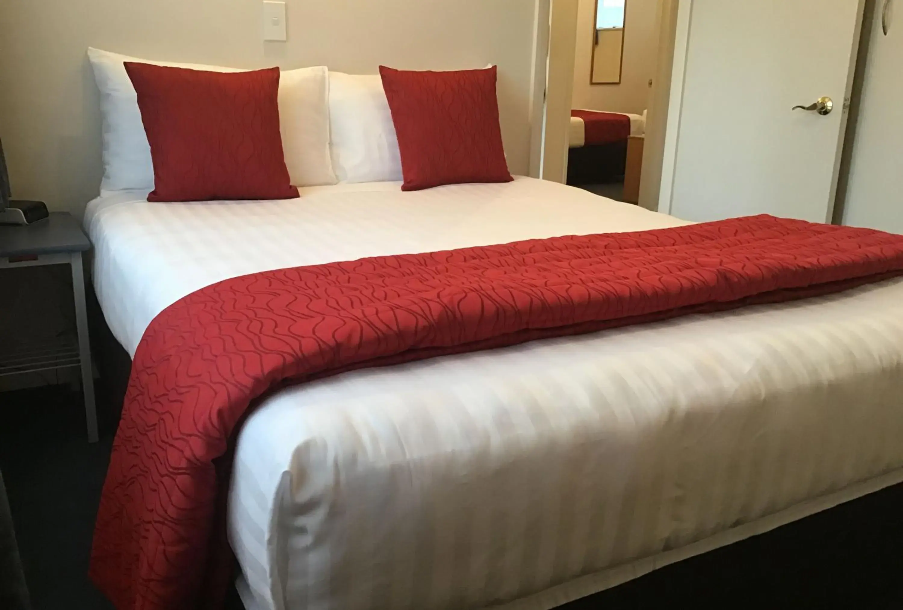 Two-Bedroom Apartment in Avon City Motel Two-Bedroom Apartment in Avon City Motel