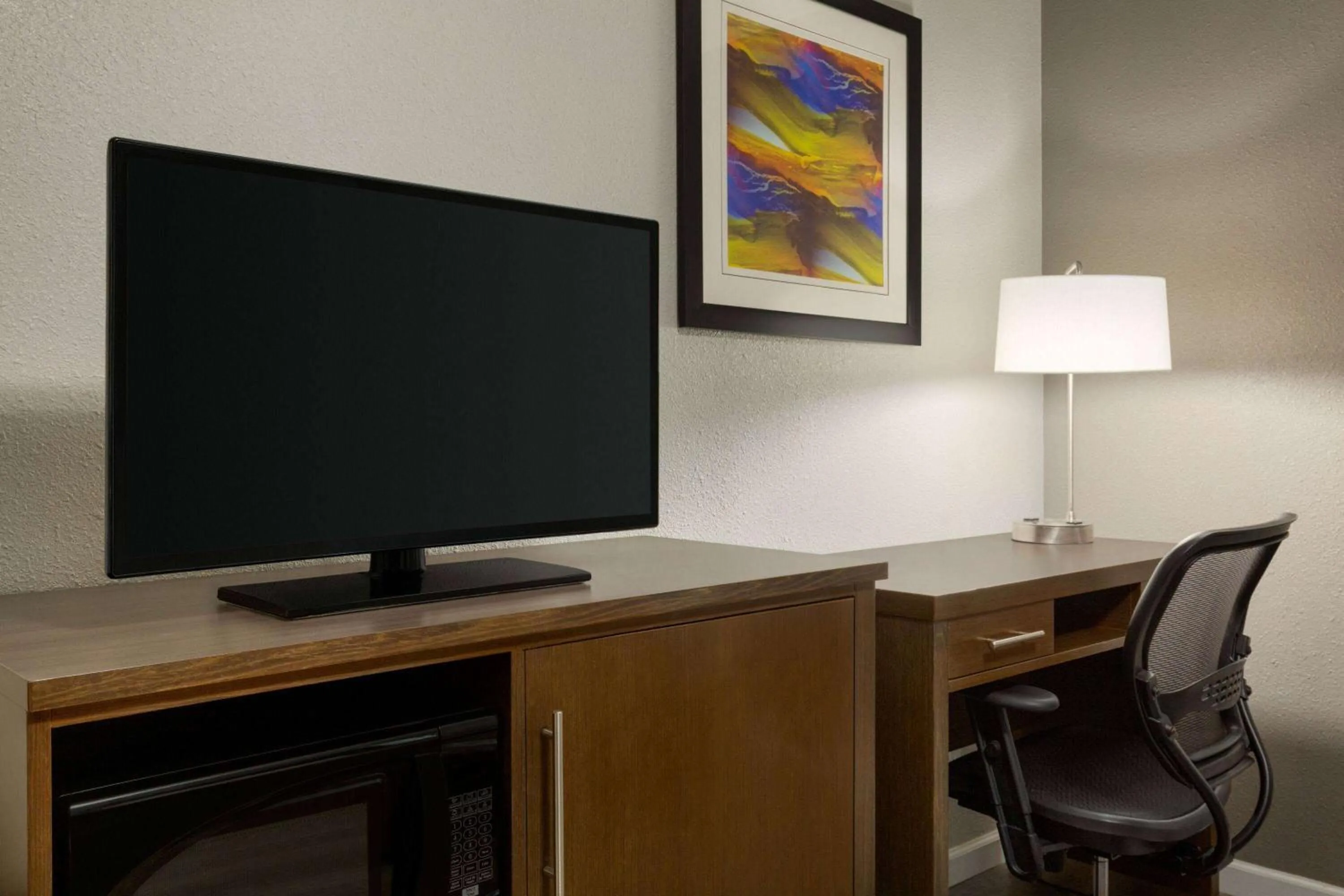 Photo of the whole room in Super 8 by Wyndham Eureka