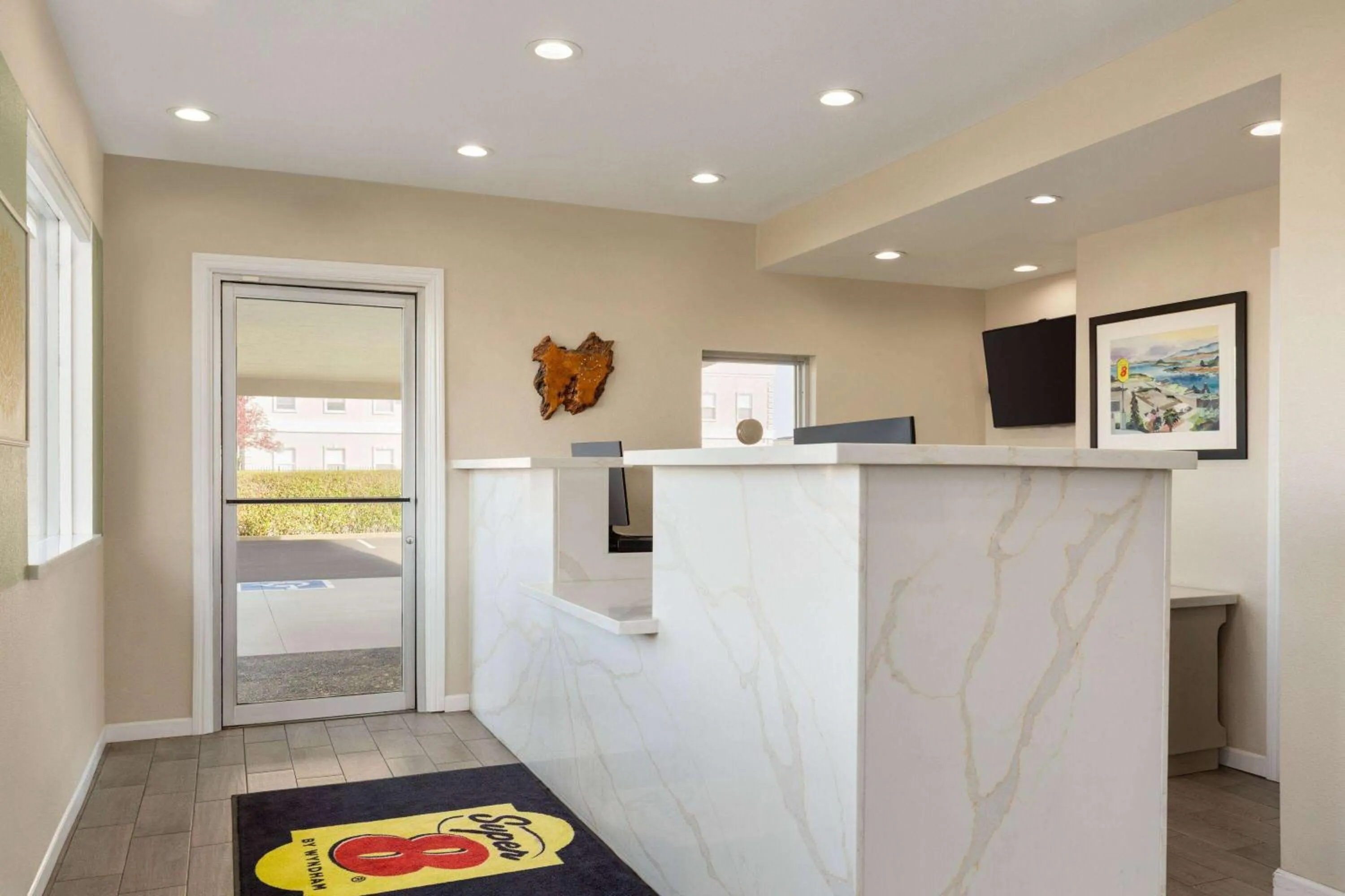 Lobby or reception in Super 8 by Wyndham Eureka