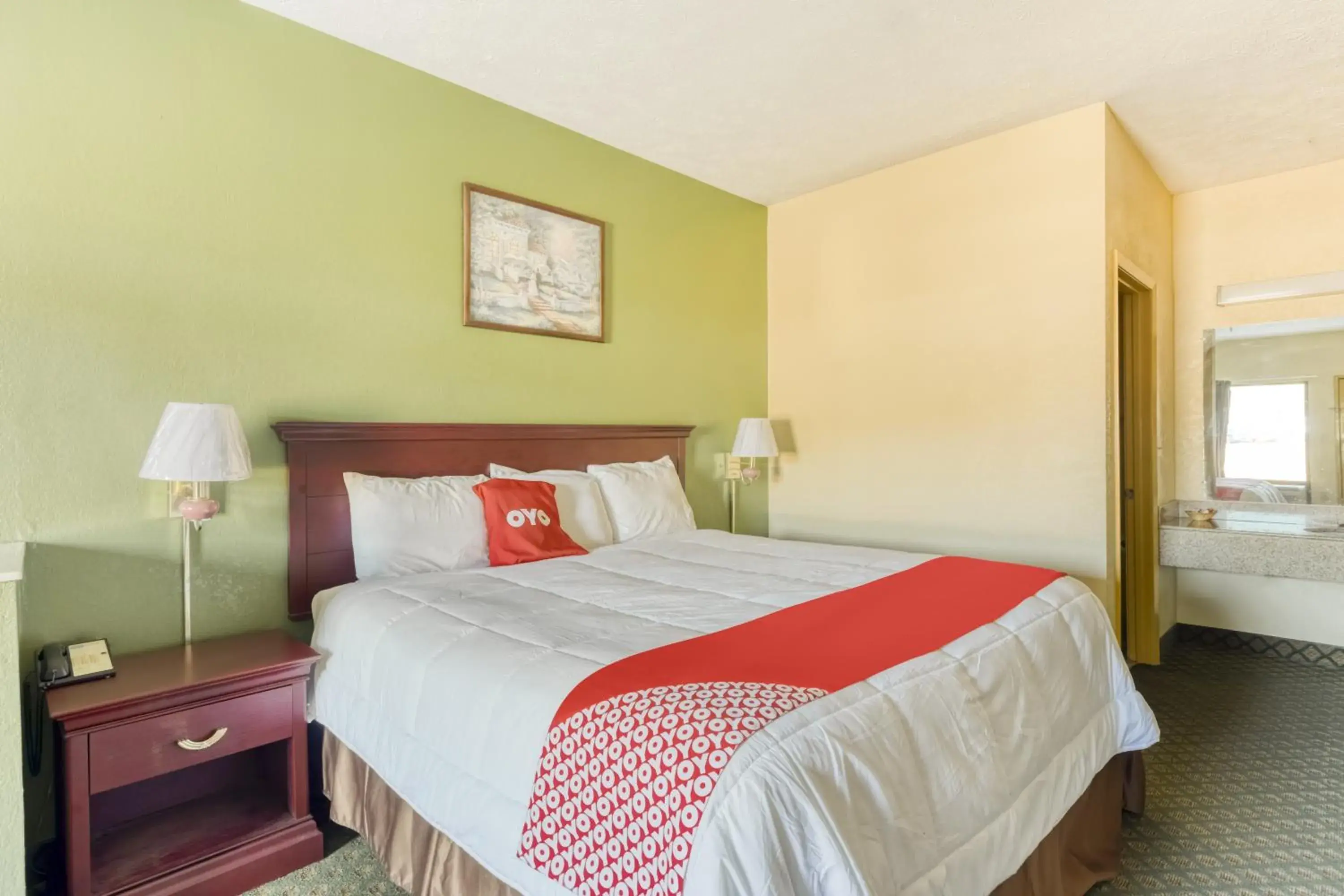 King Room - Disability Access in OYO Hotel Grenada West King Room - Disability Access in OYO Hotel Grenada West