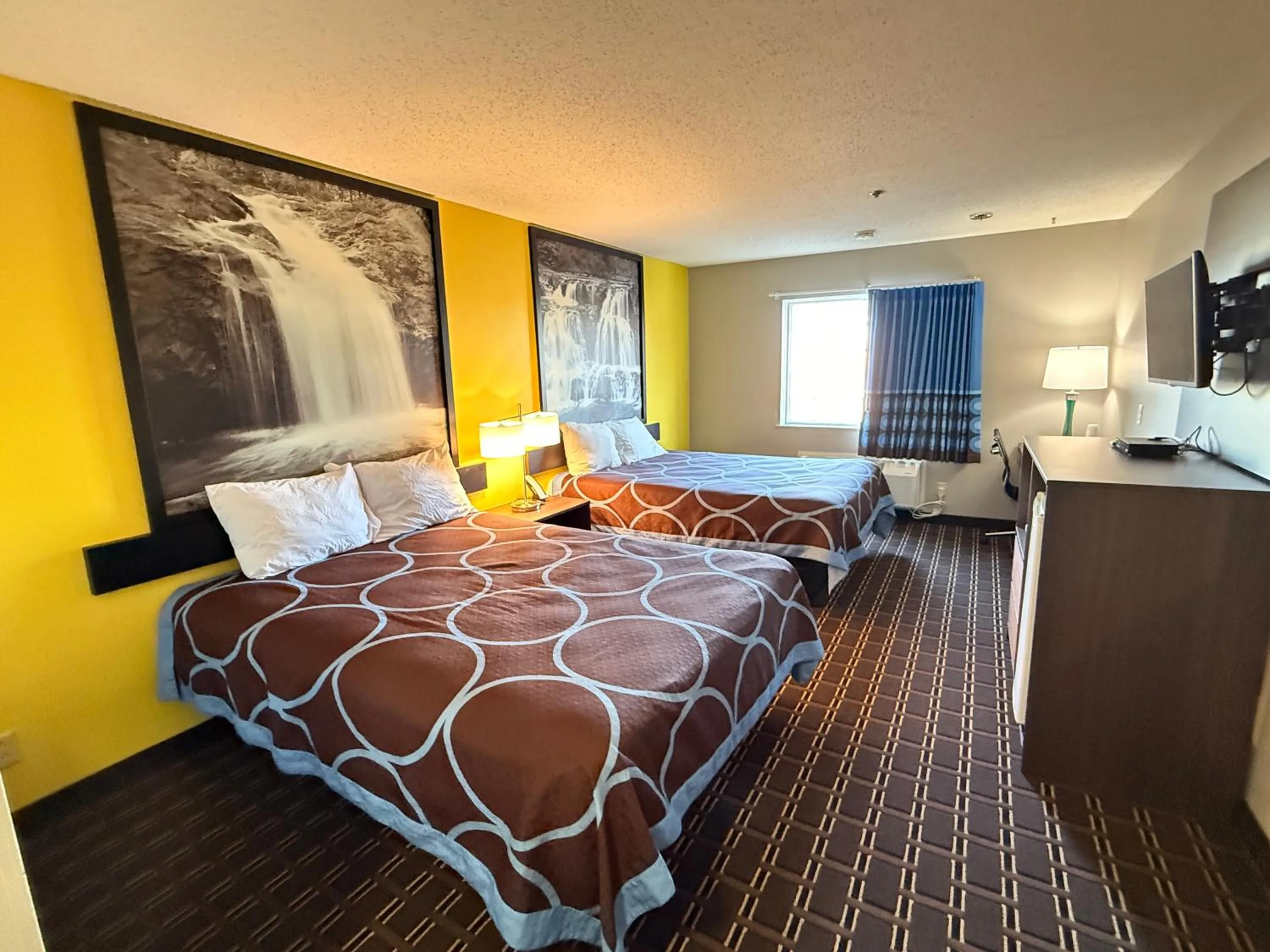 Bed in Super 8 by Wyndham Reedsburg