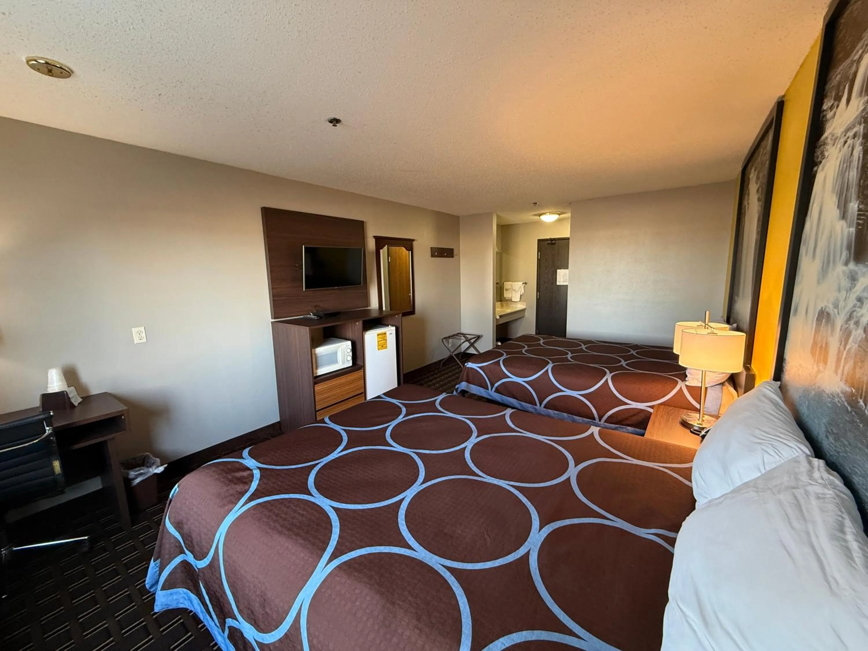 Bed in Super 8 by Wyndham Reedsburg