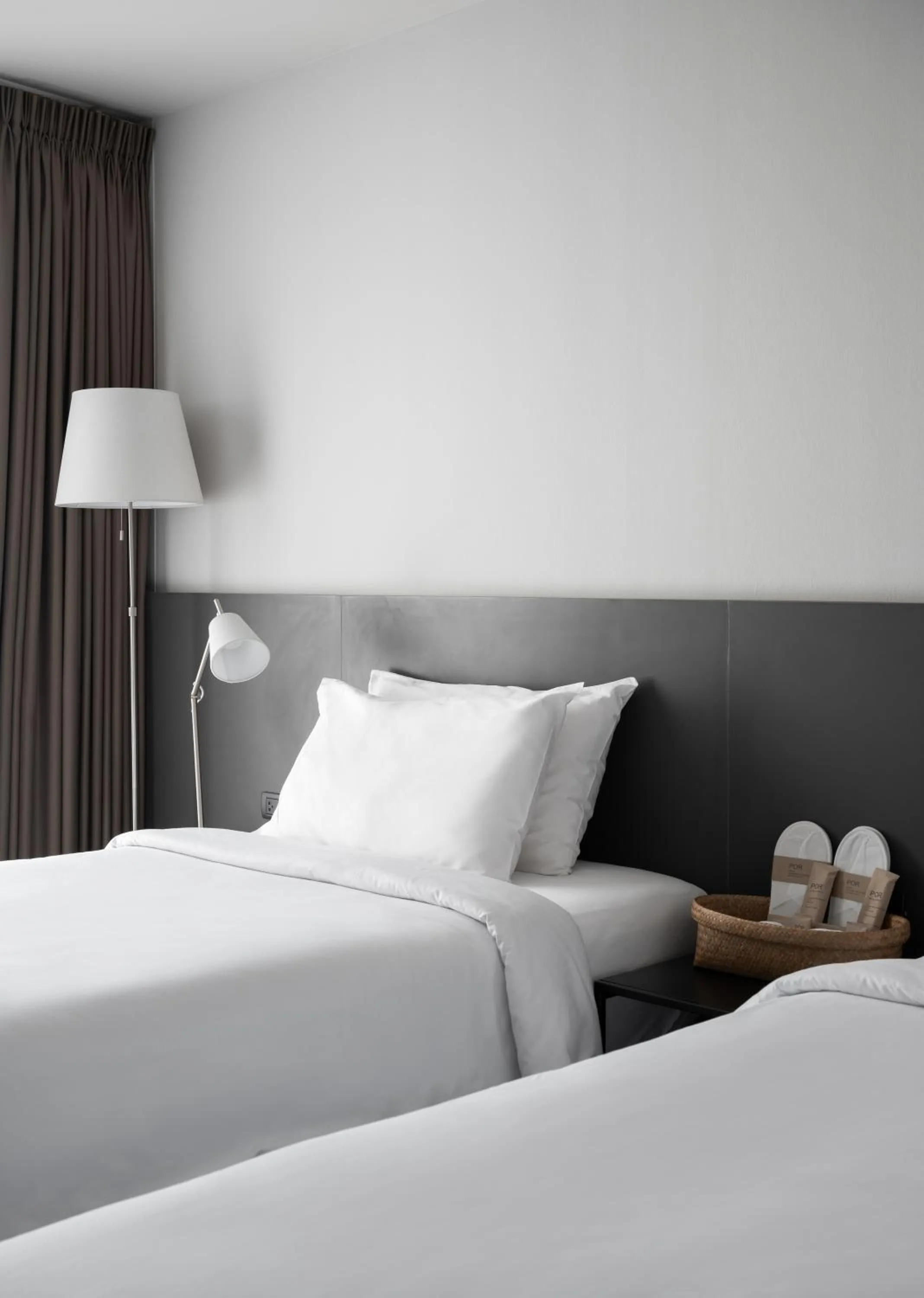 Bed in POR Thapae Gate